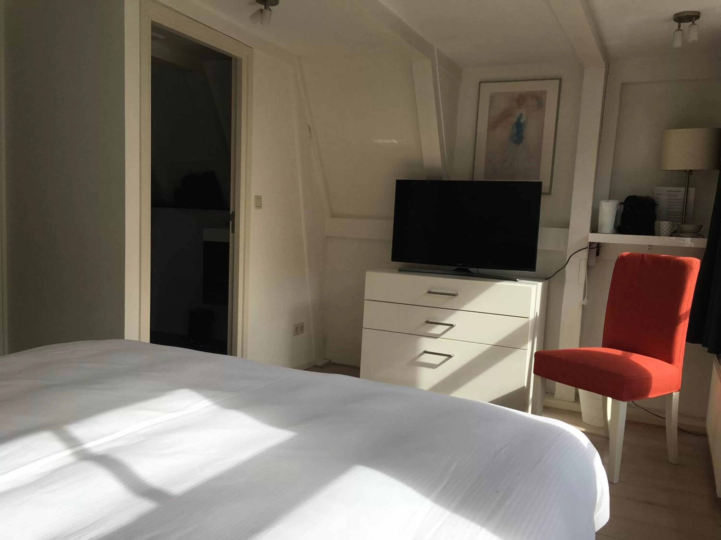 Photo of the whole room, Bed in Nine Streets Inn