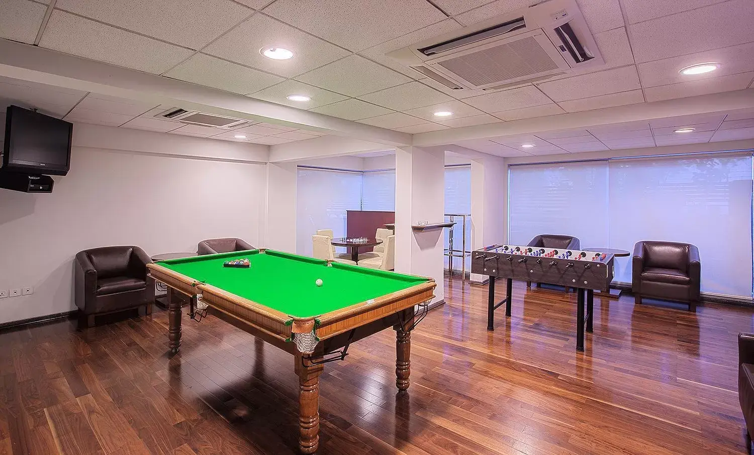 Billiard, Billiards in Oakwood Residence Naylor Road Pune