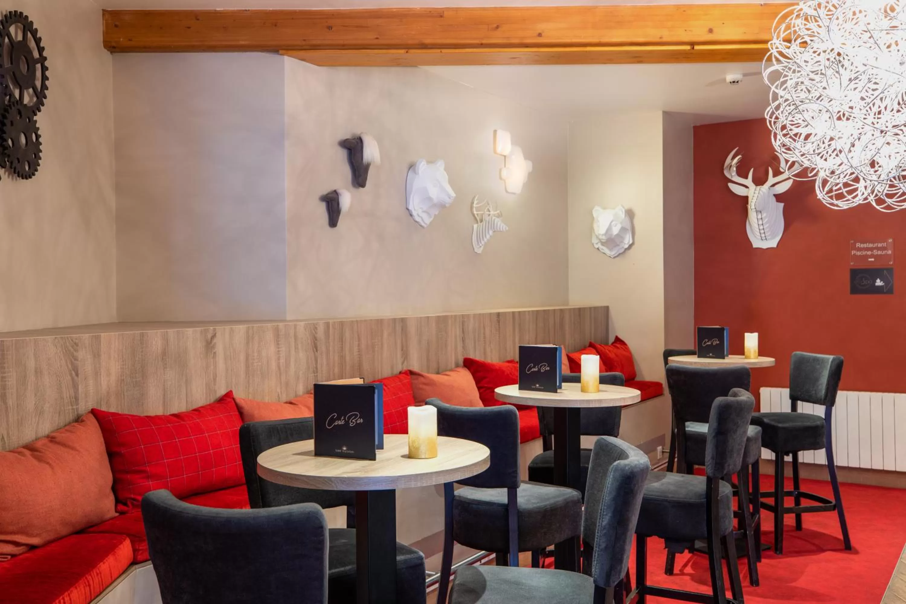 Lounge or bar in SOWELL HOTELS Le Parc & Spa
