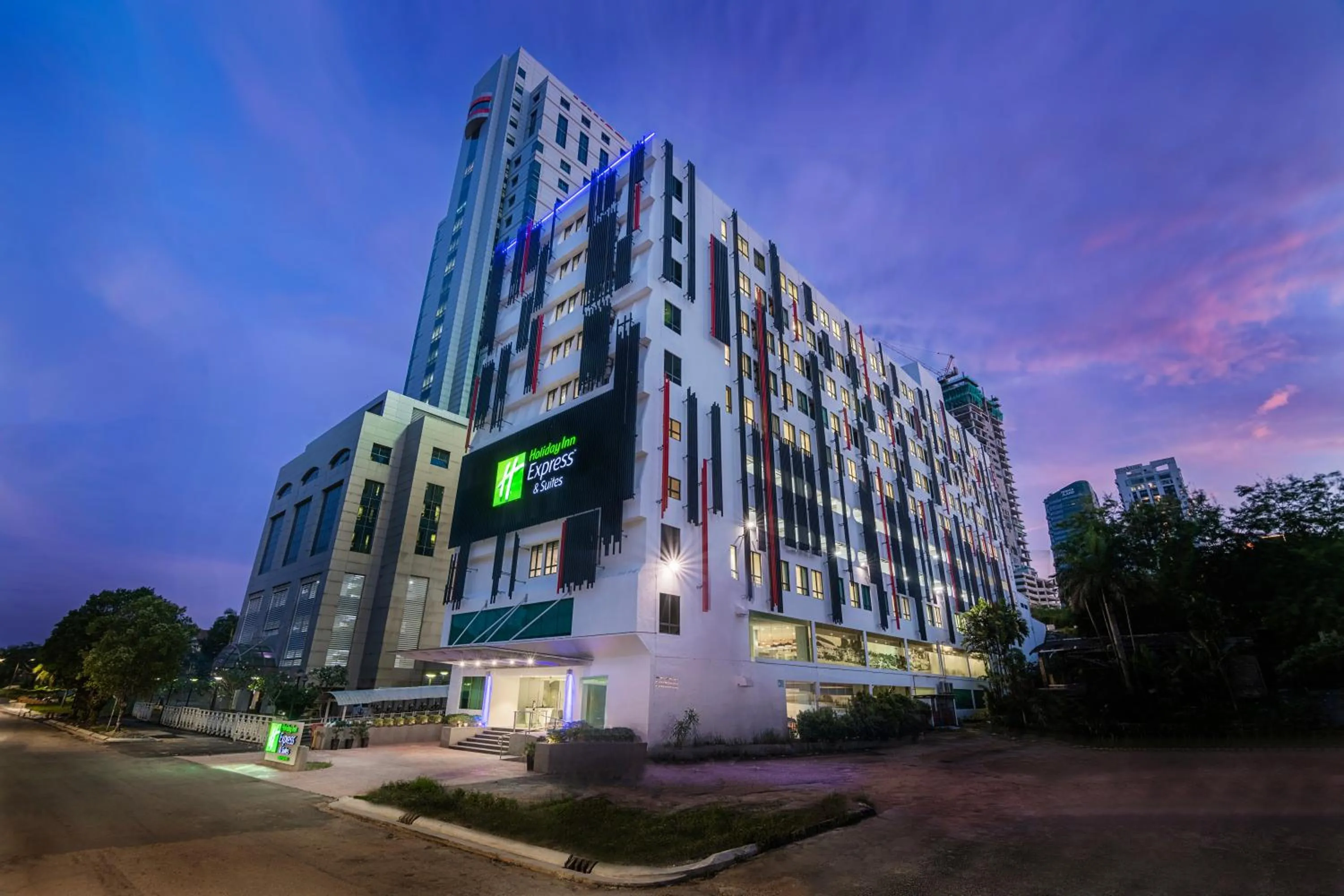 Facade/entrance in Holiday Inn Express & Suites Johor Bahru by IHG