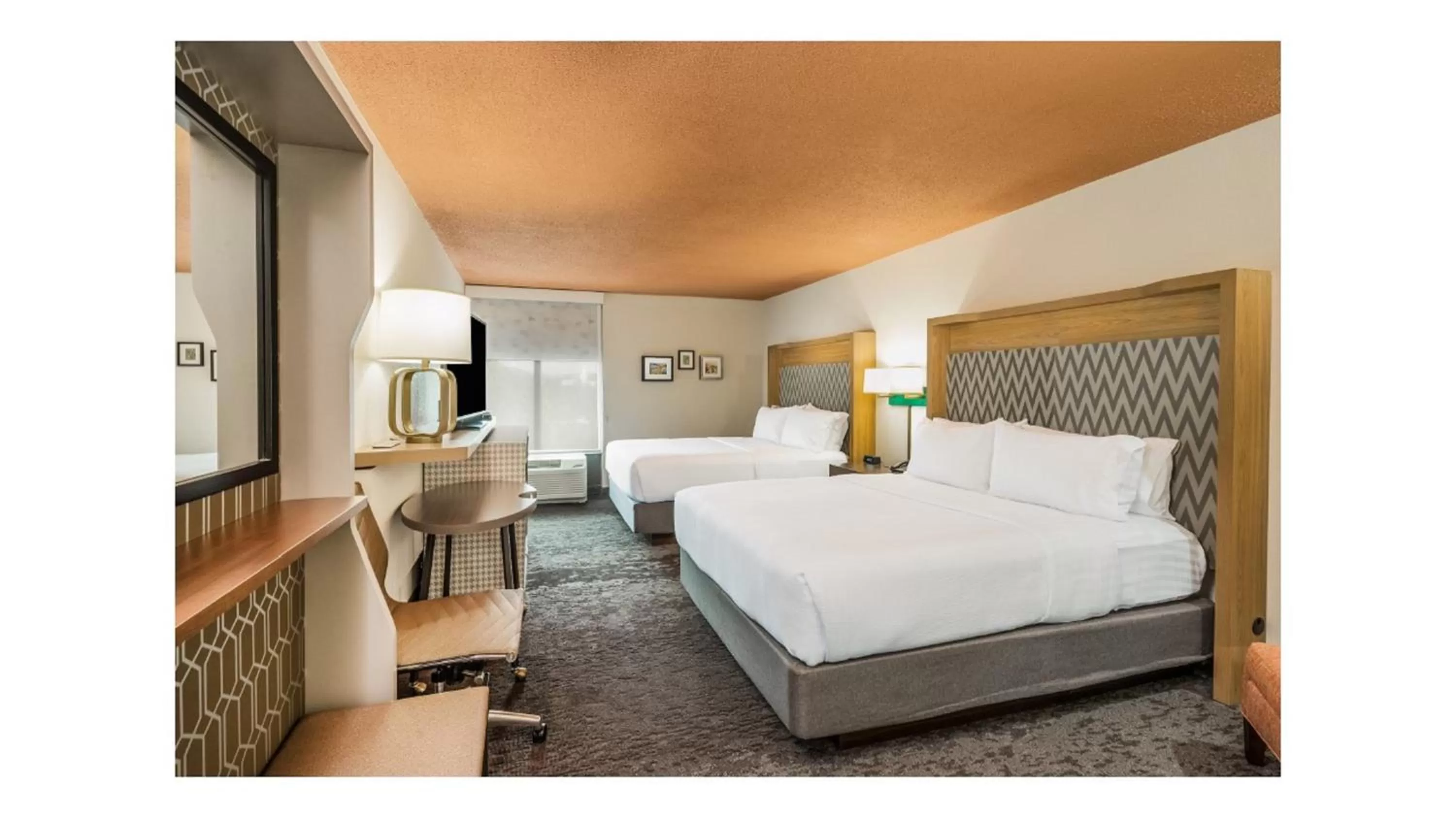 Photo of the whole room, Bed in Holiday Inn Roanoke Airport - Conference CTR by IHG