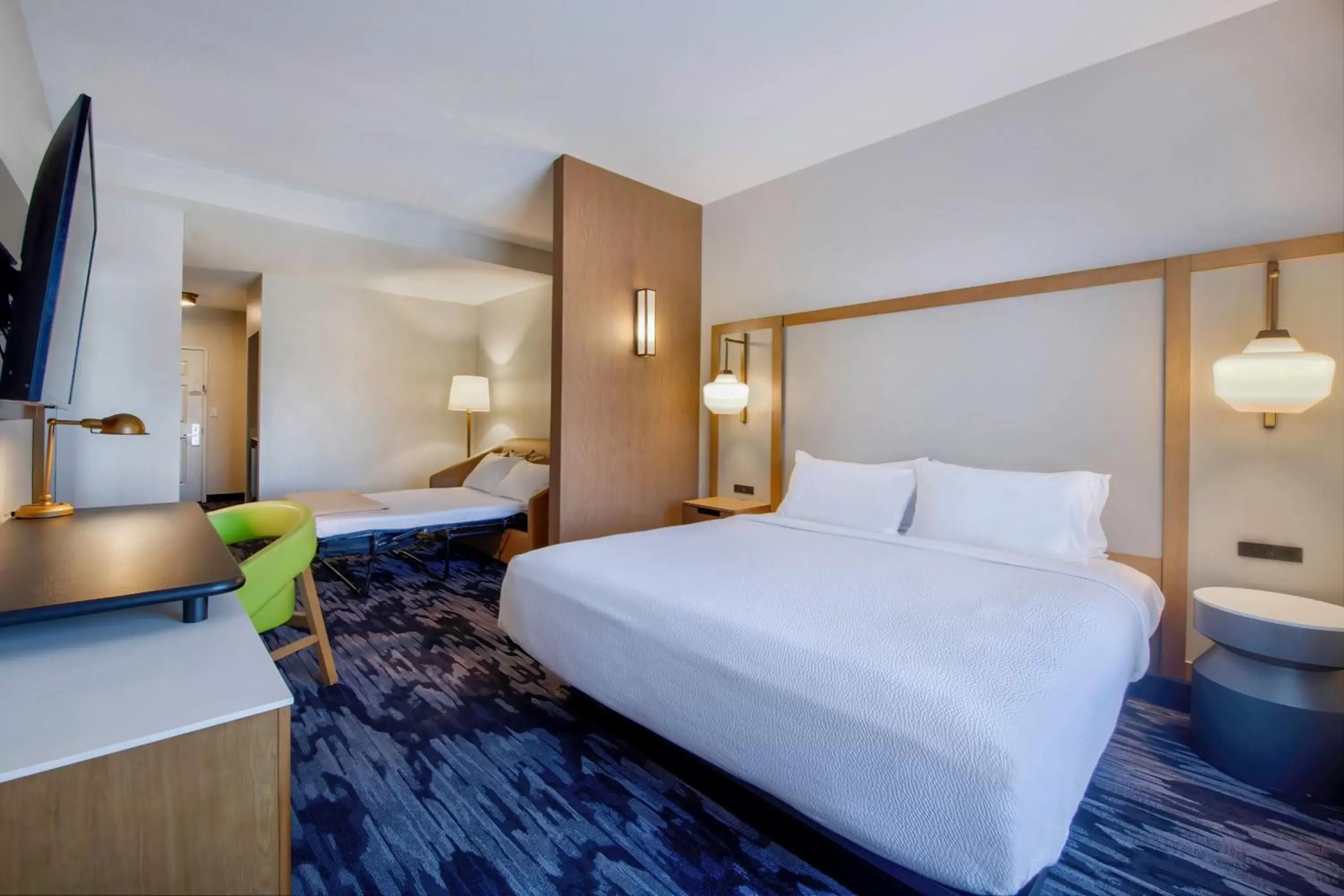 Bedroom, Bed in Fairfield Inn & Suites by Marriott Cortland