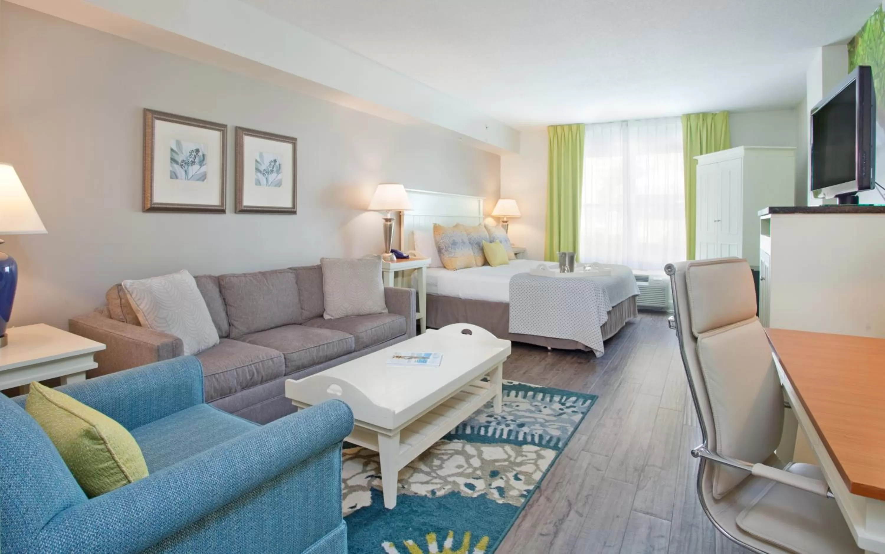 King Suite with Sofa Bed - Non-Smoking in Hotel Indigo - Sarasota, an IHG Hotel