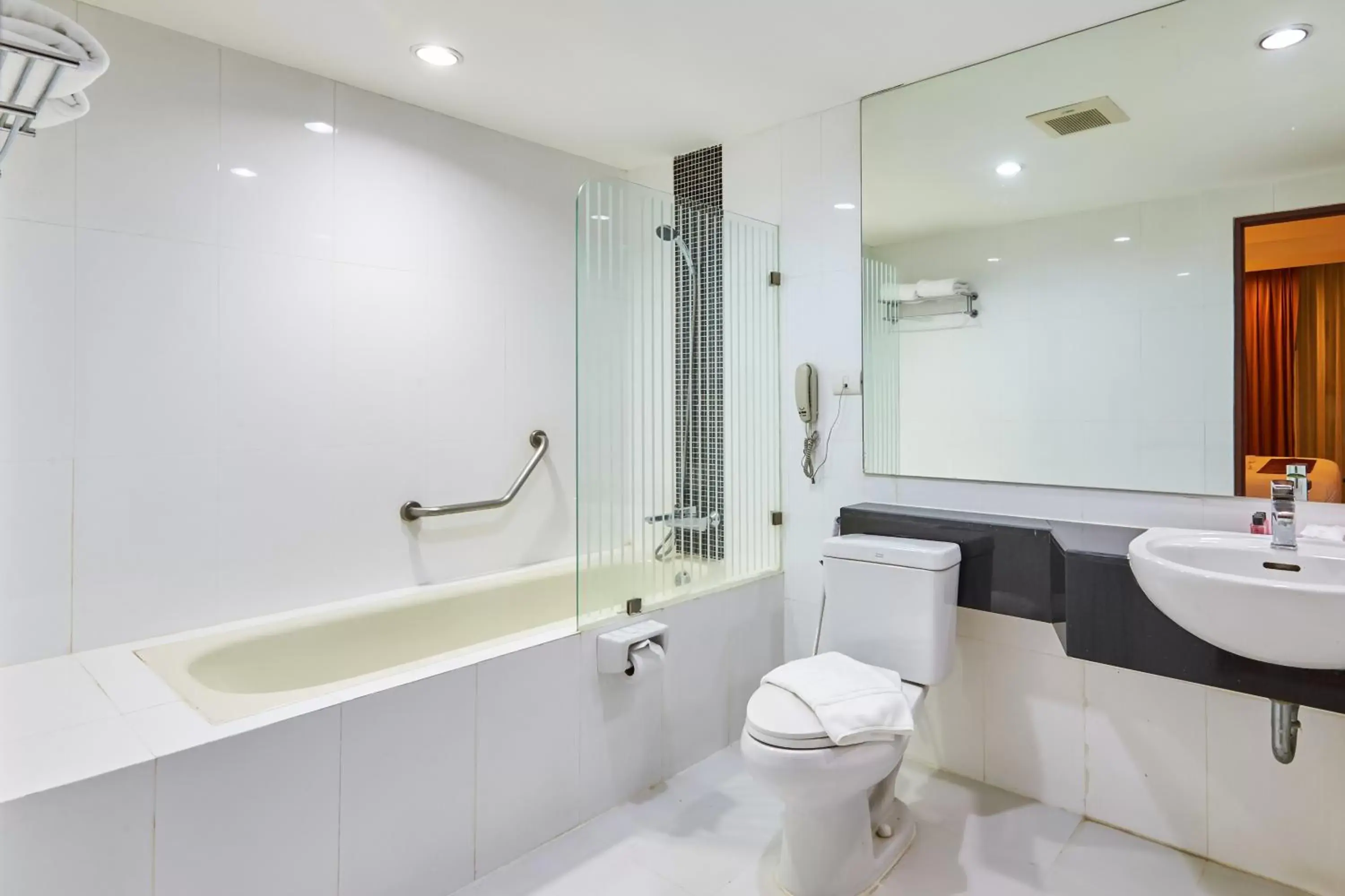 Shower, Bathroom in Nana Hiso Hotel