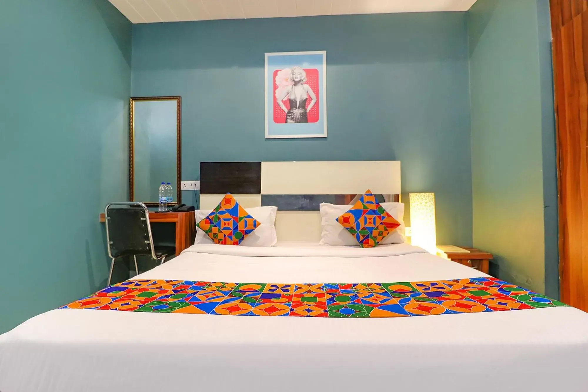 Bed in FabHotel Maxx Inn Bed in FabHotel Maxx Inn