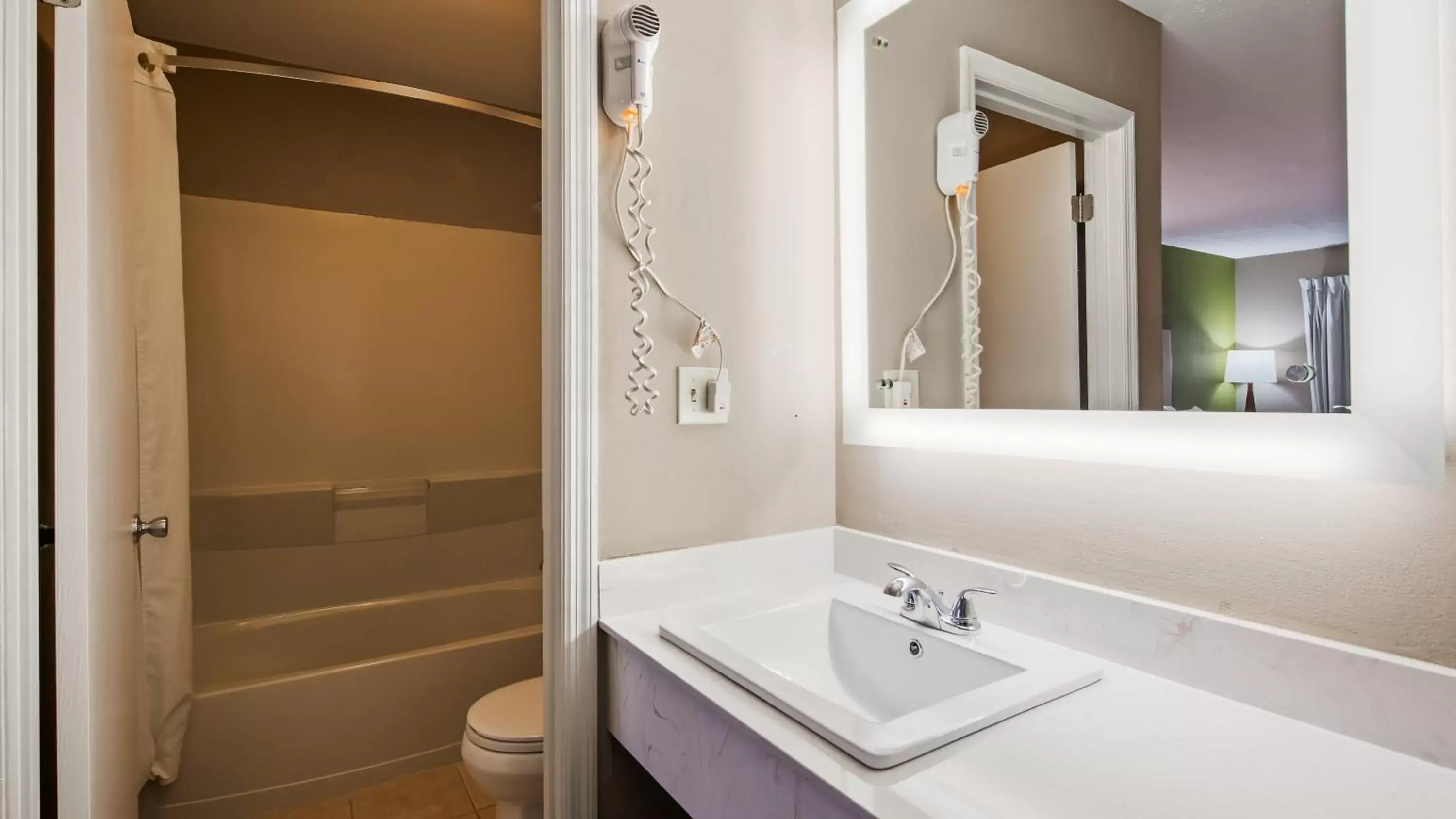 Bathroom in SureStay Hotel by Best Western Helen Downtown