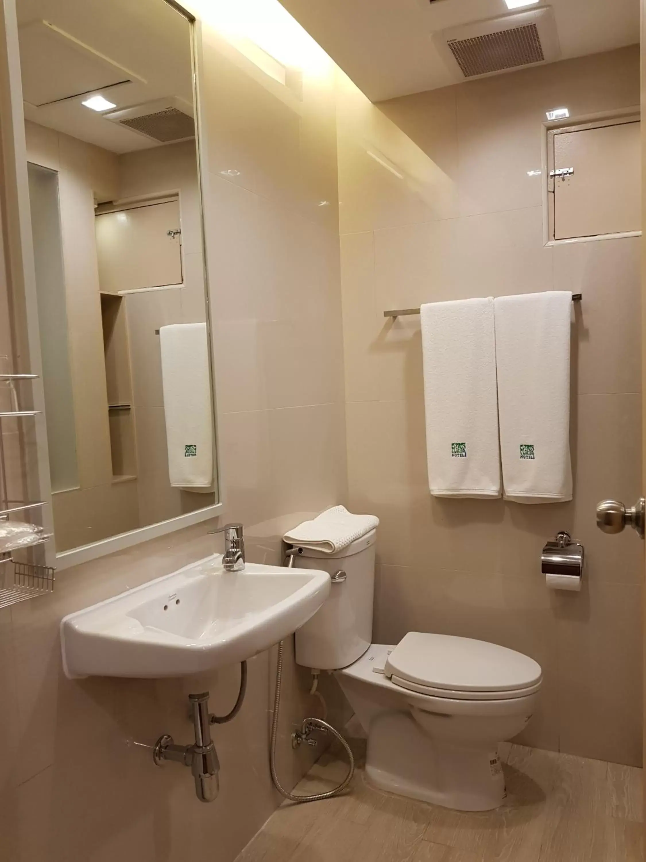 Bathroom in Florida Hotel