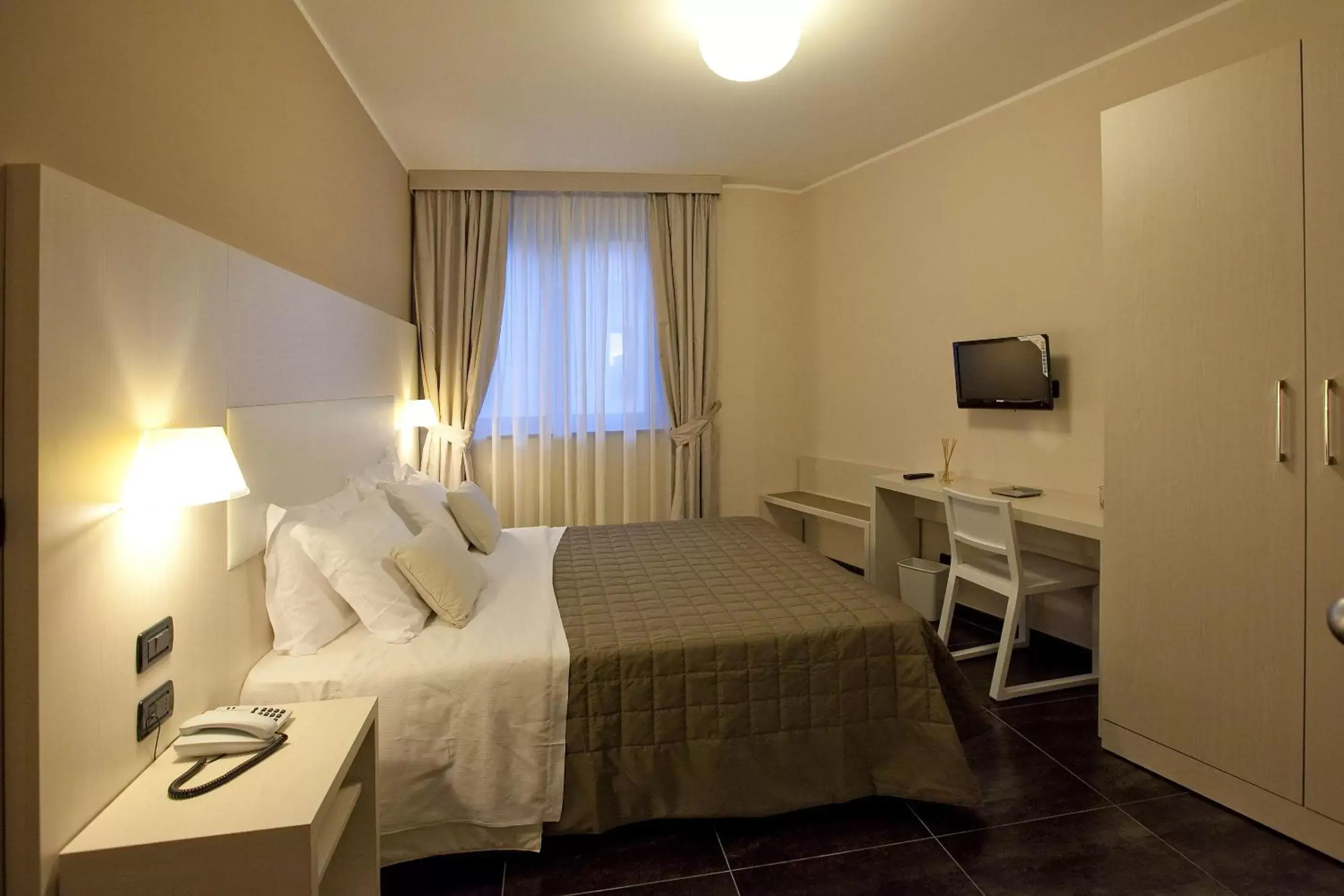 Bedroom, Bed in Hotel La Meridiana