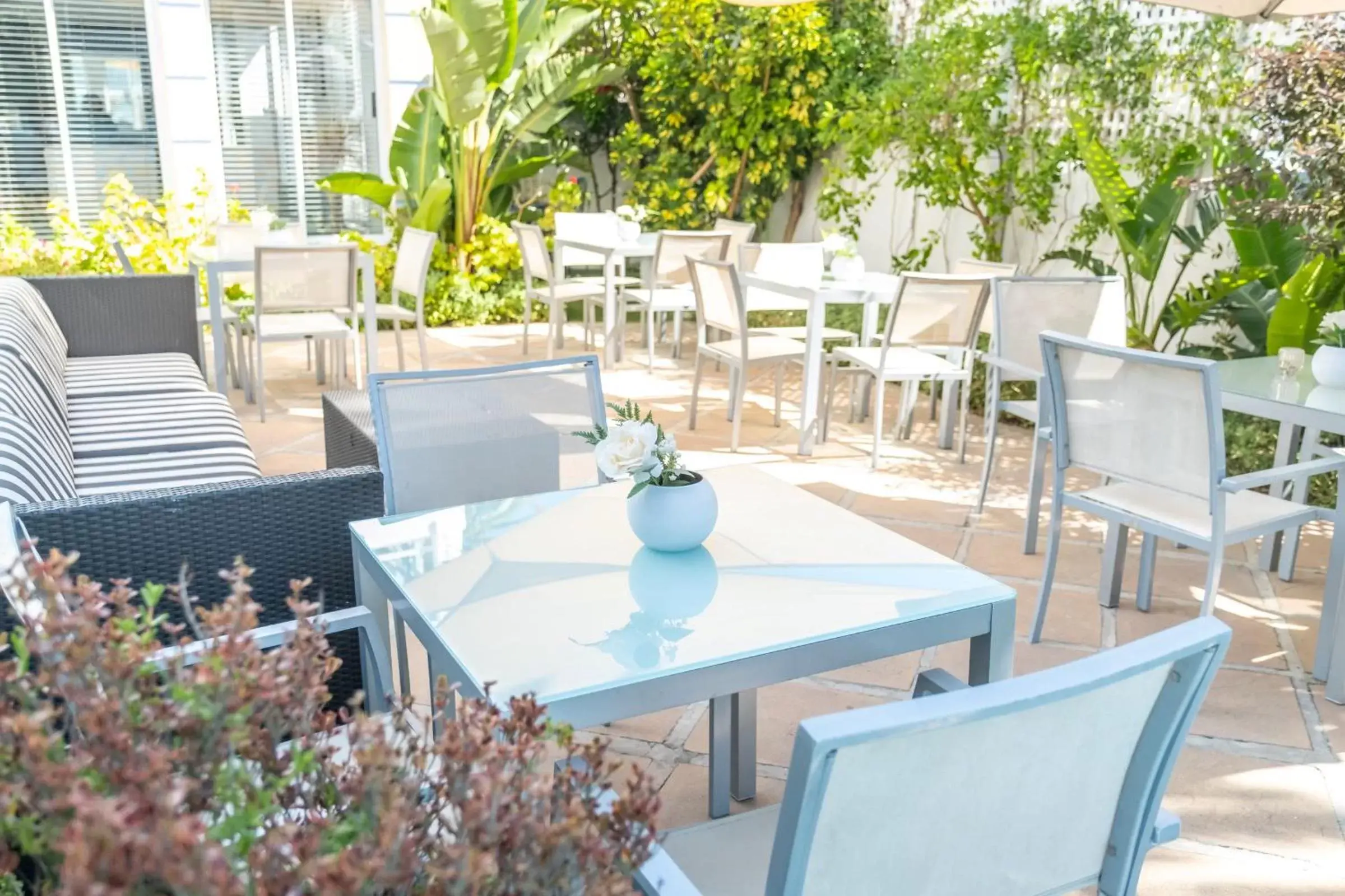 Balcony/Terrace, Restaurant/Places to Eat in The Bantry Bay Aparthotel by Totalstay