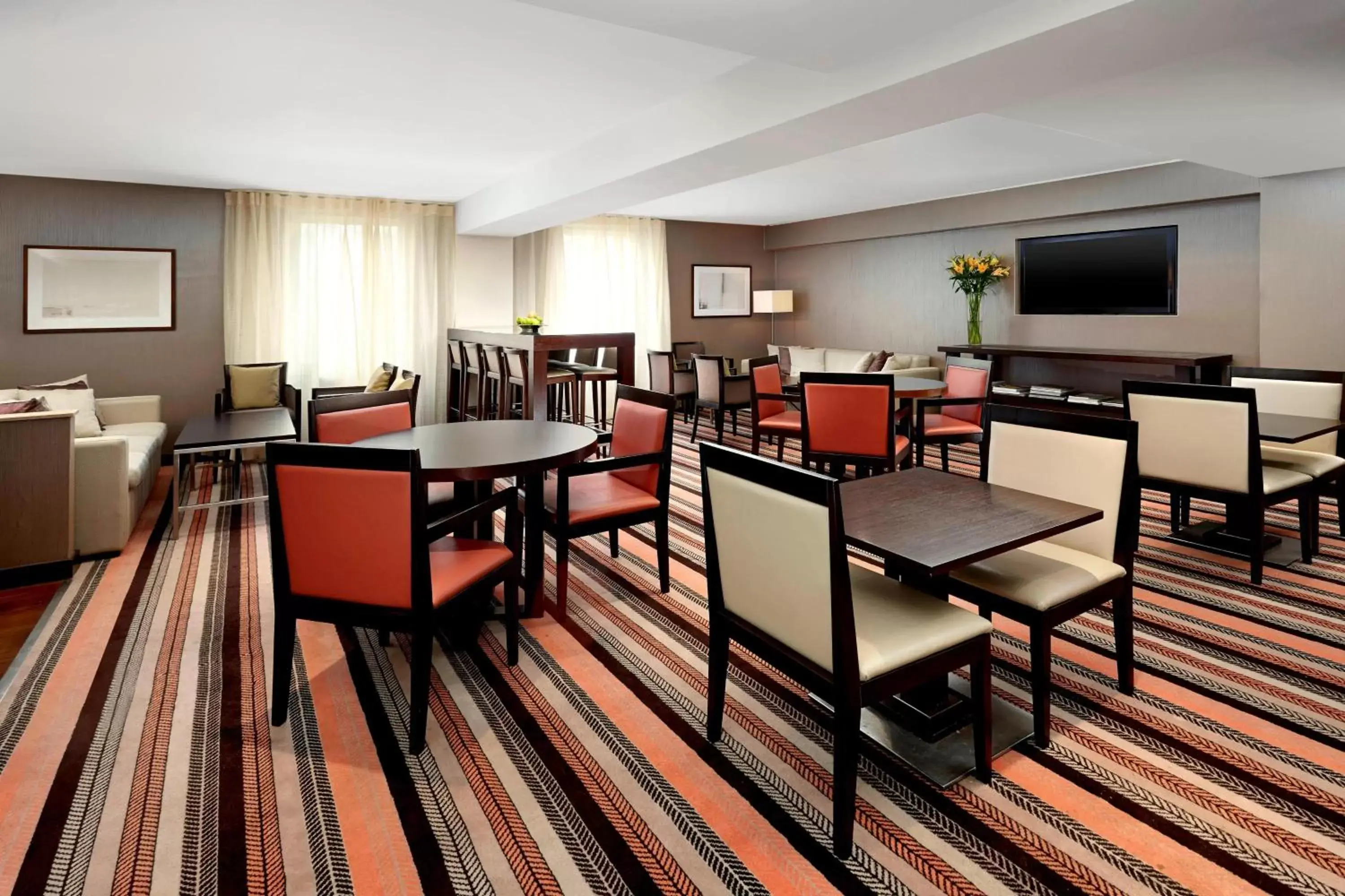 Lounge or bar, Restaurant/Places to Eat in Sheraton Stockholm Hotel
