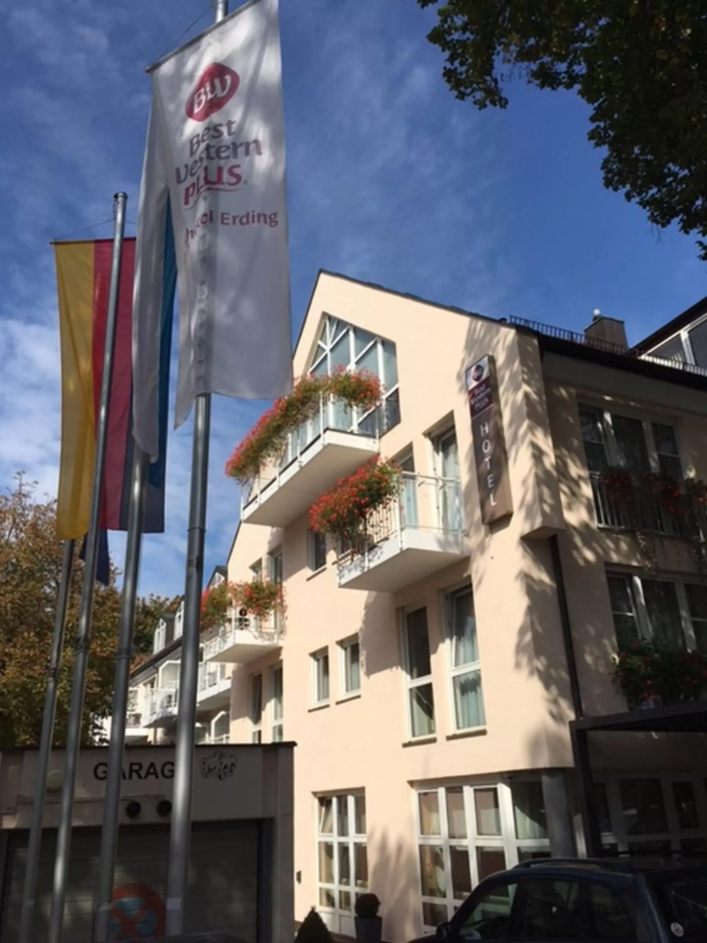 Facade/entrance, Property Building in Best Western Plus Parkhotel Erding