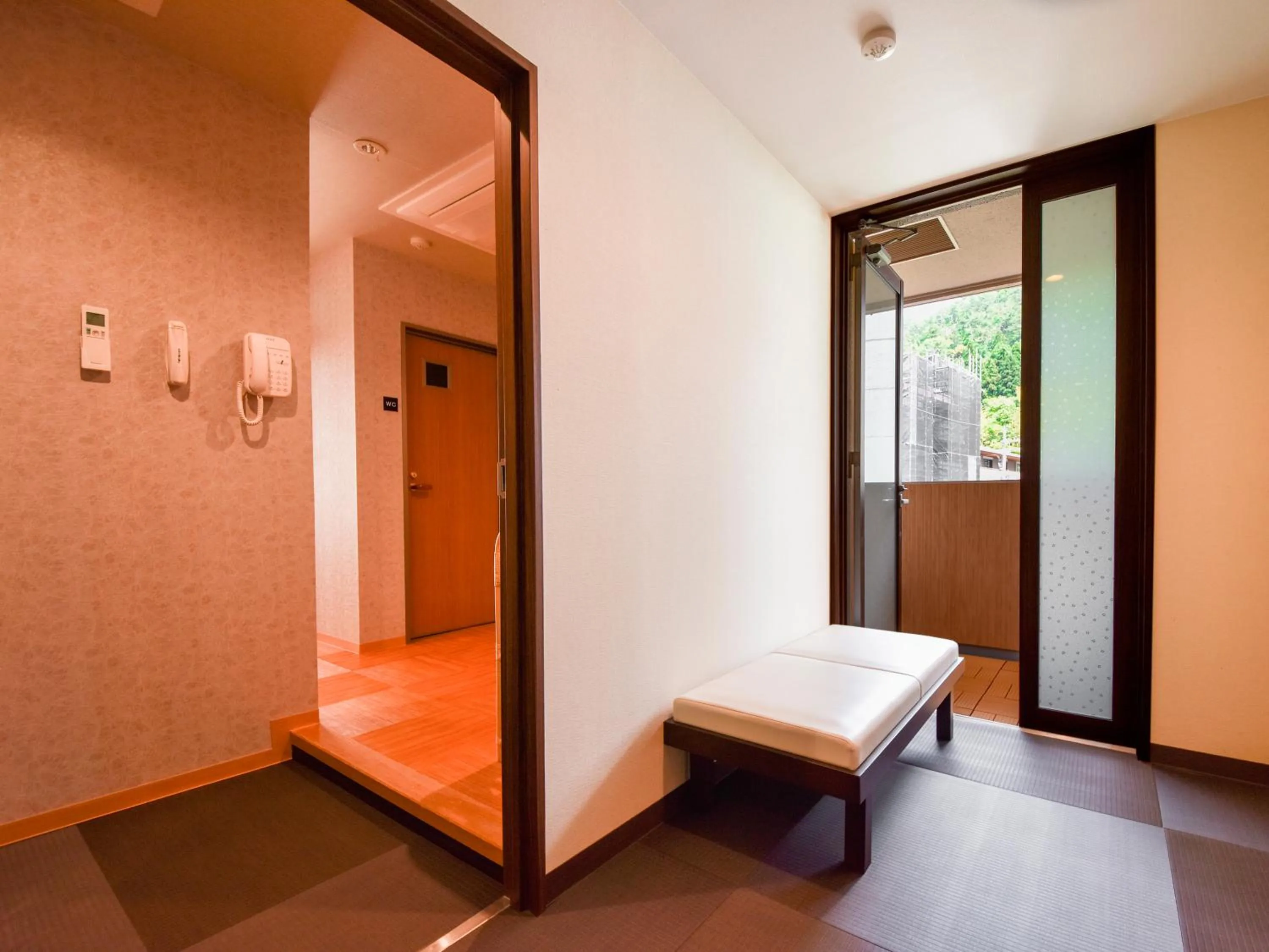 Photo of the whole room, Bed in Okuno Hosomichi