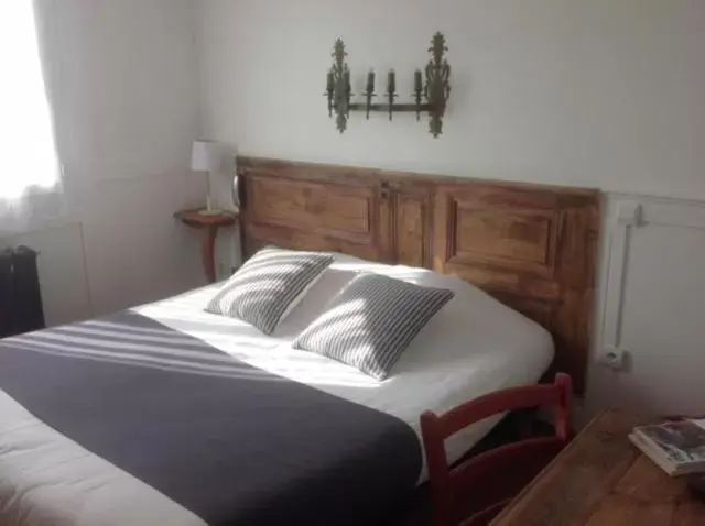 Bed in The Originals Boutique, Clair Hôtel, Martigues (Inter-Hotel)