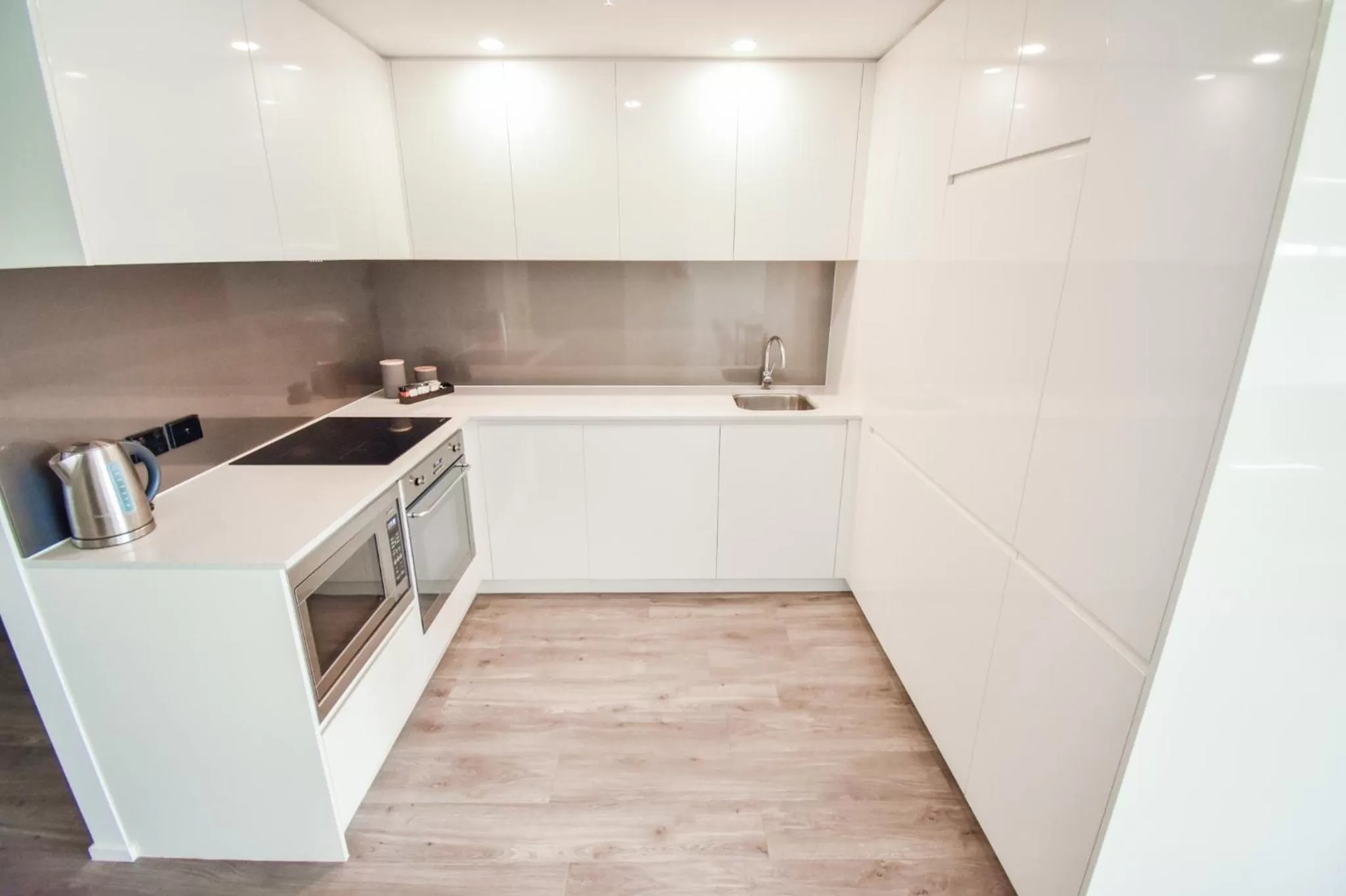 Kitchen or kitchenette in Belise Apartments
