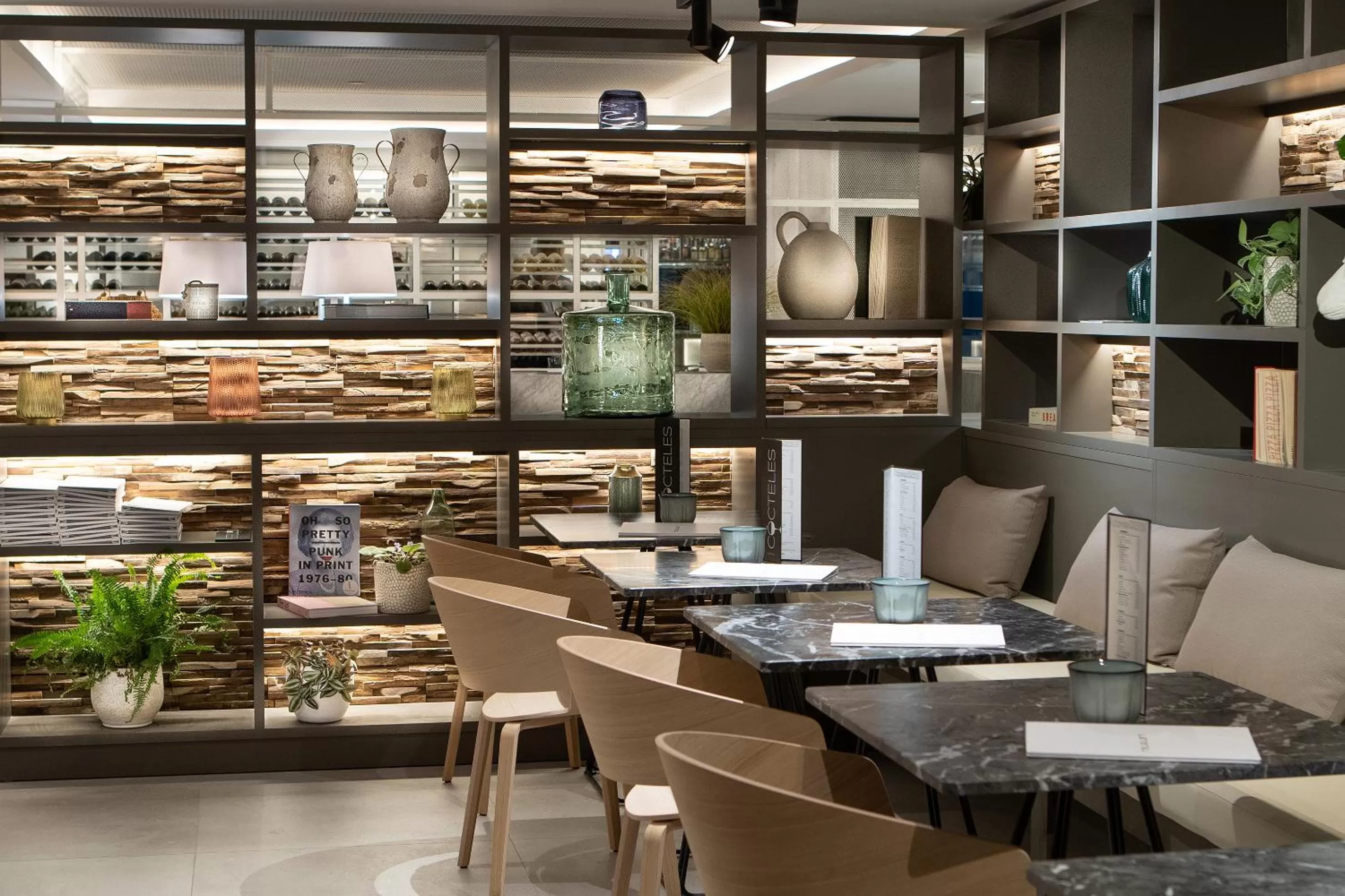 Restaurant/places to eat in INNSiDE by Meliá Zaragoza