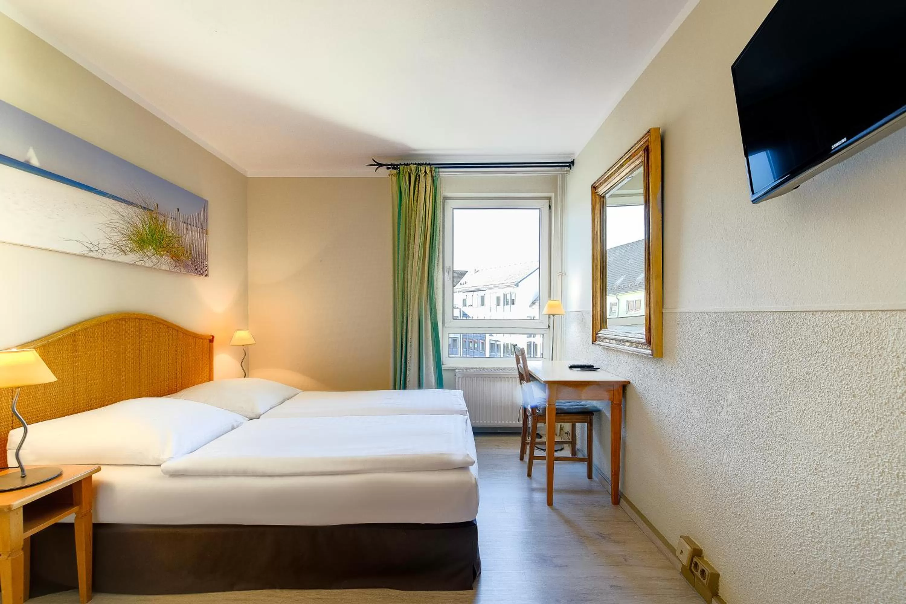 Bedroom, Bed in Hotel Leipzig City Nord by Campanile