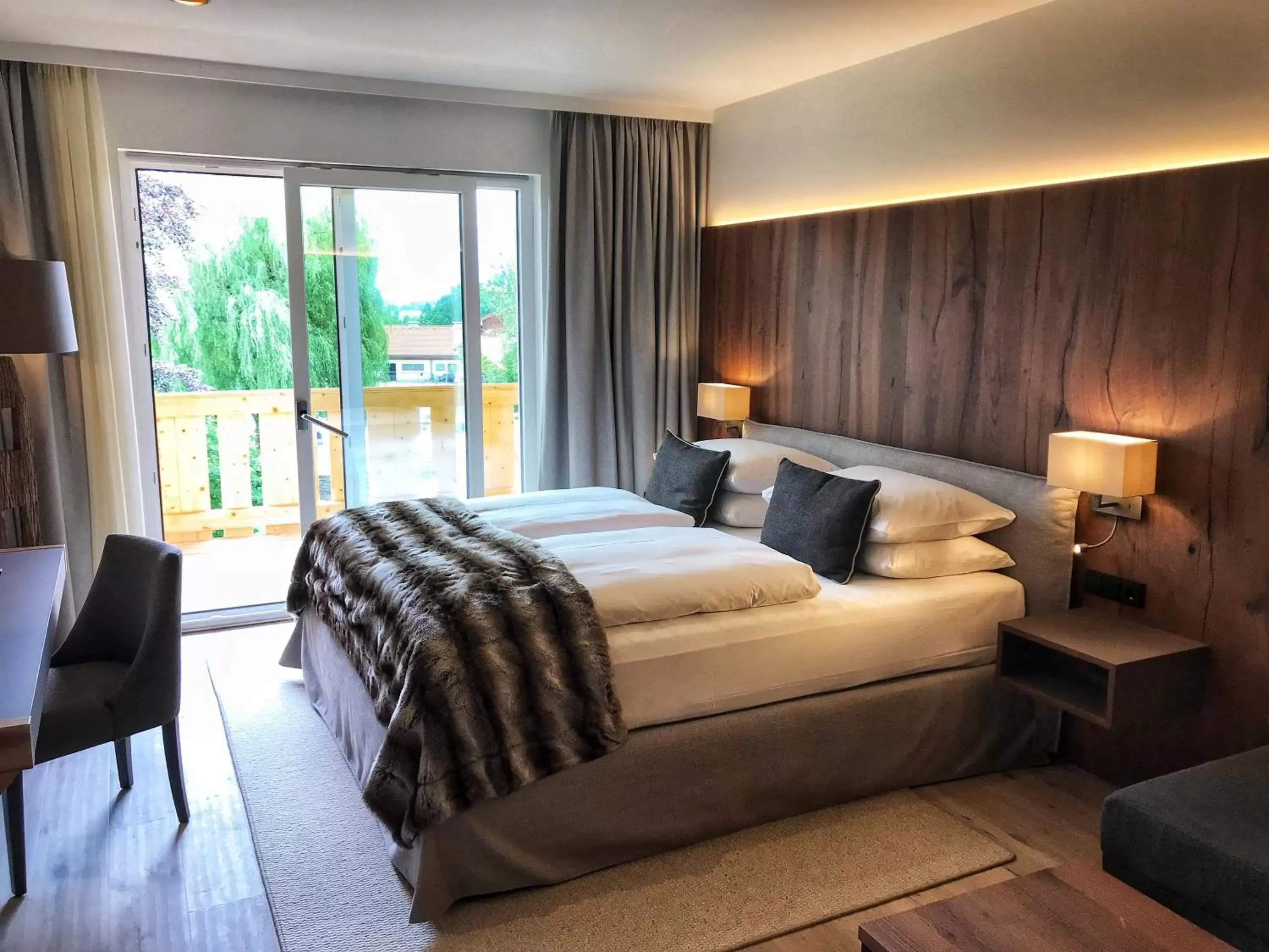 Photo of the whole room, Bed in Alpenhof Murnau