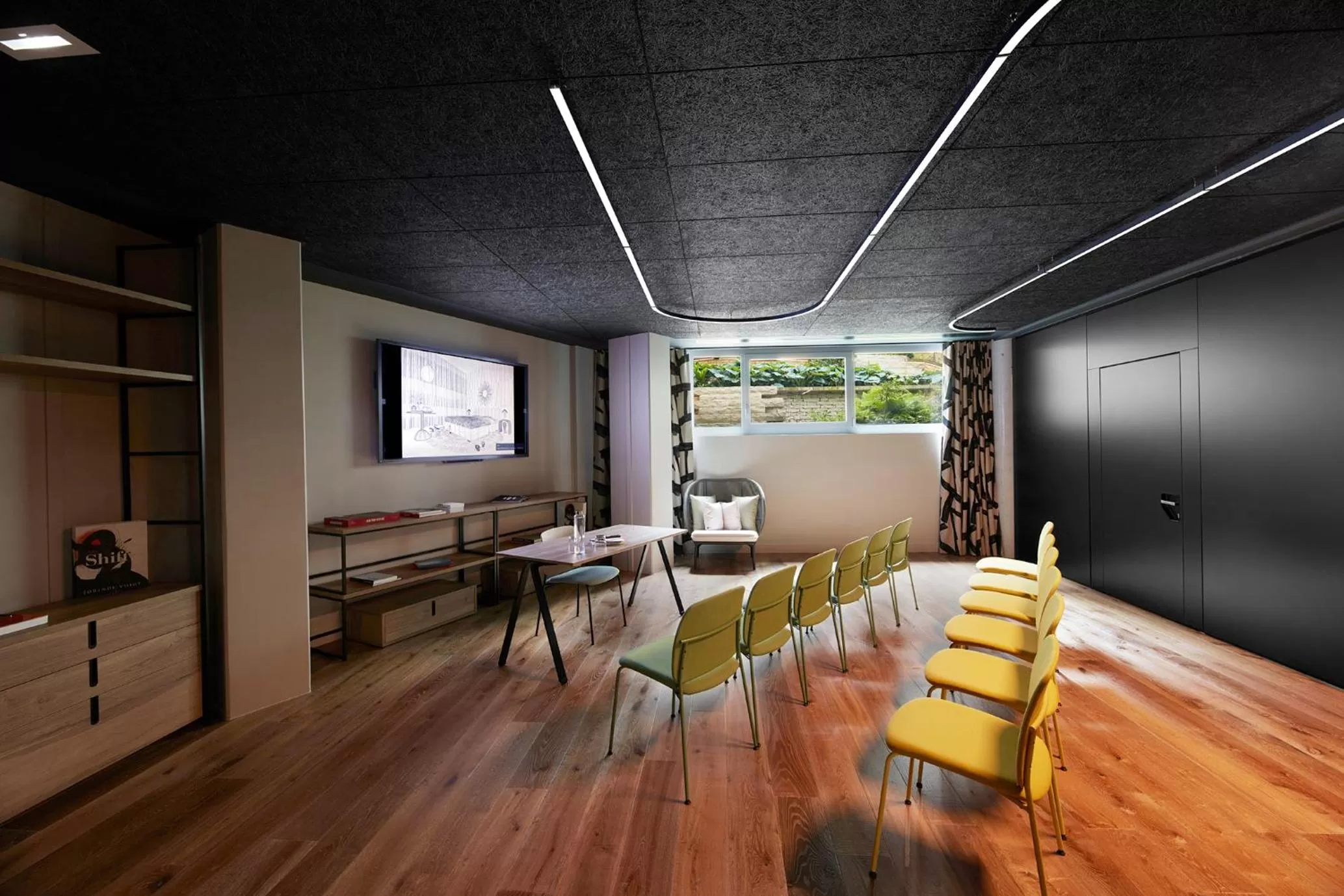 Meeting/conference room in Drawing House