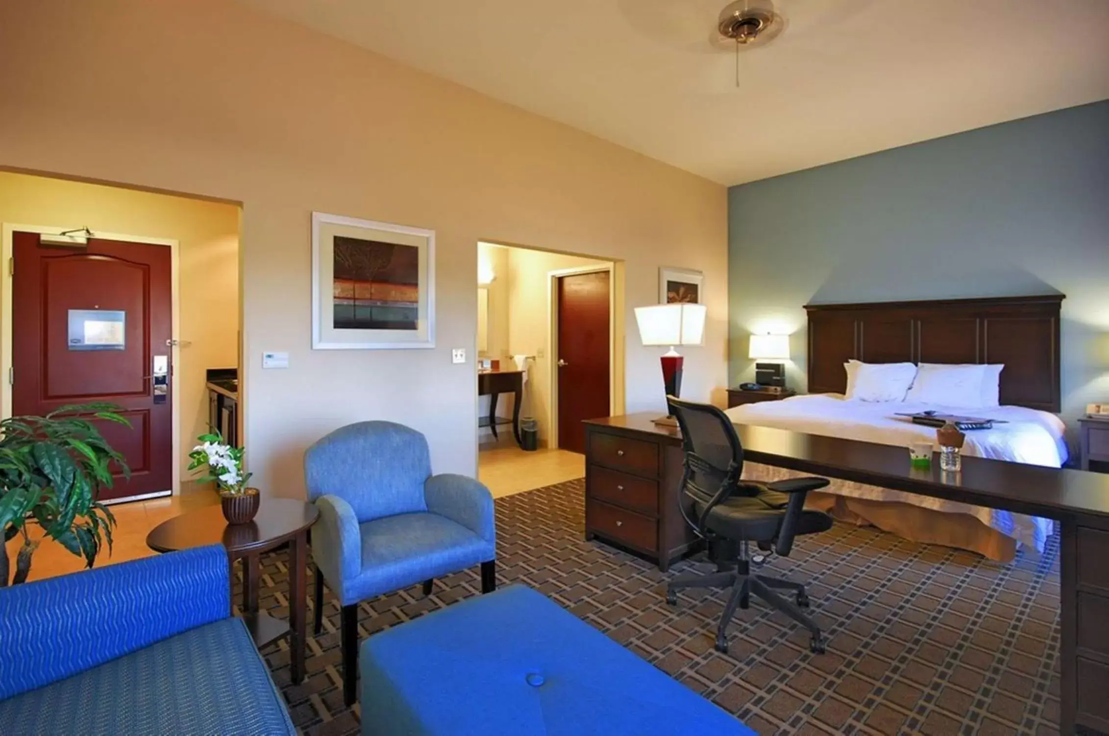 Living room in Hampton Inn By Hilton And Suites New Iberia