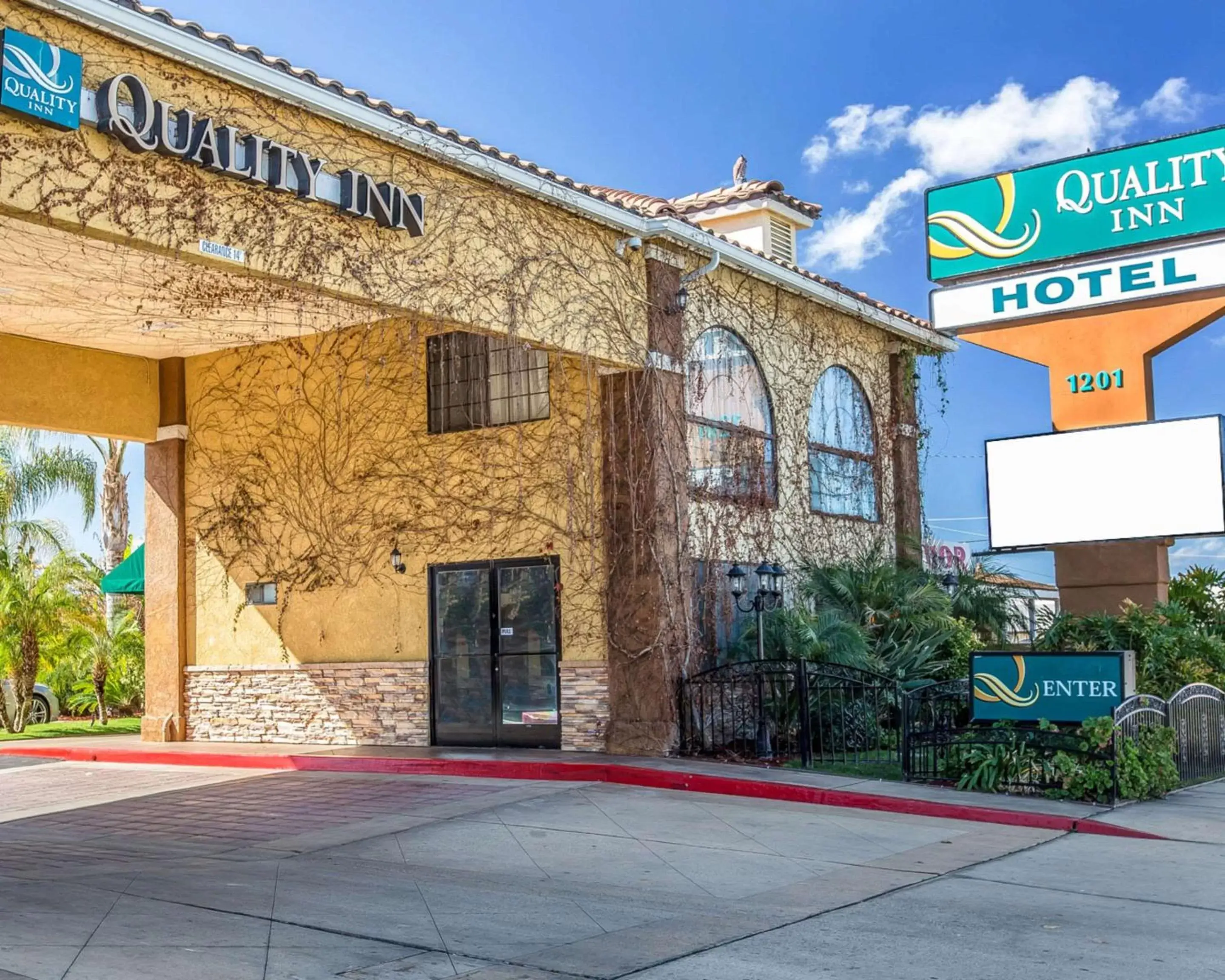 Property building in Quality Inn Hemet - San Jacinto Property building in Quality Inn Hemet - San Jacinto