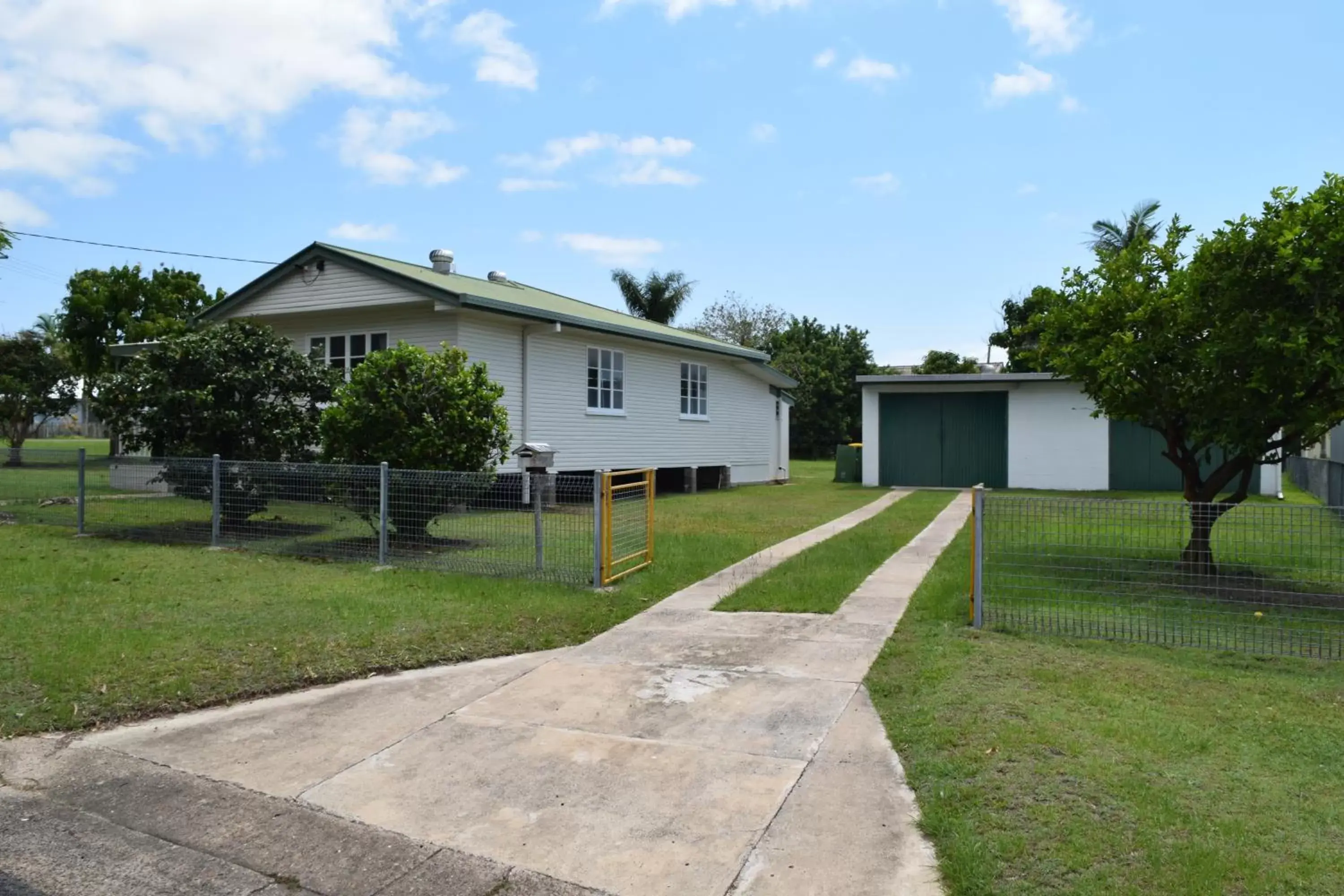 Property Building in Tin Can Bay's Sleepy Lagoon Motel