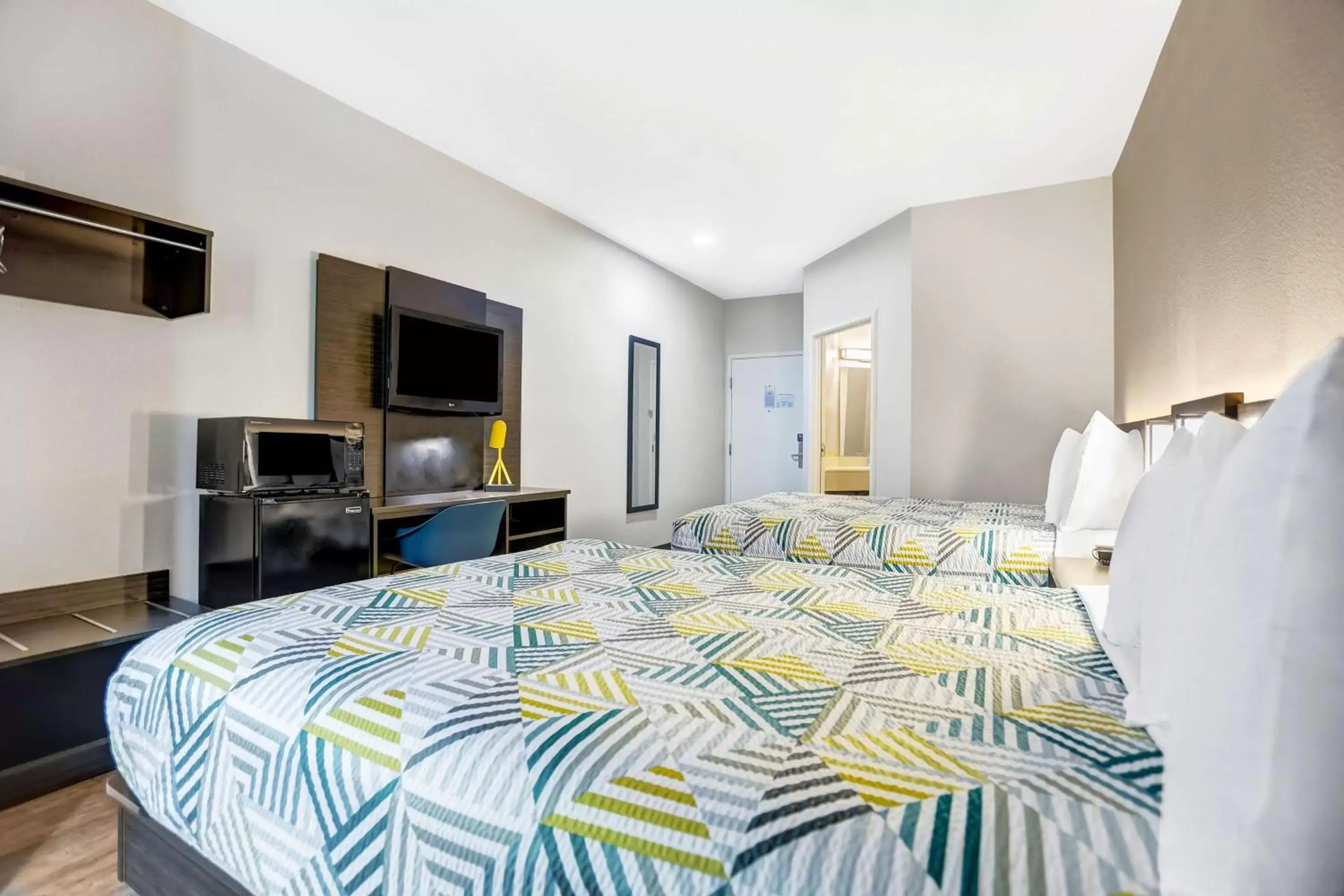 Photo of the whole room, Bed in Motel 6-Weatherford, TX Photo of the whole room, Bed in Motel 6-Weatherford, TX