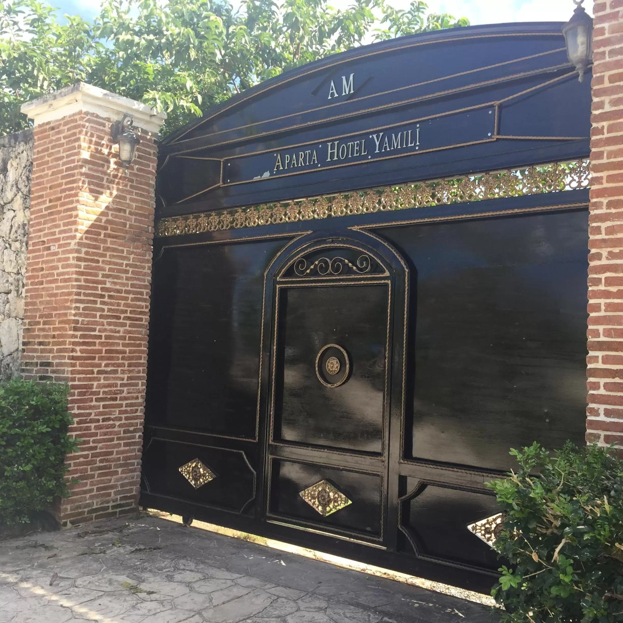 Property building in Hotel Yamilí