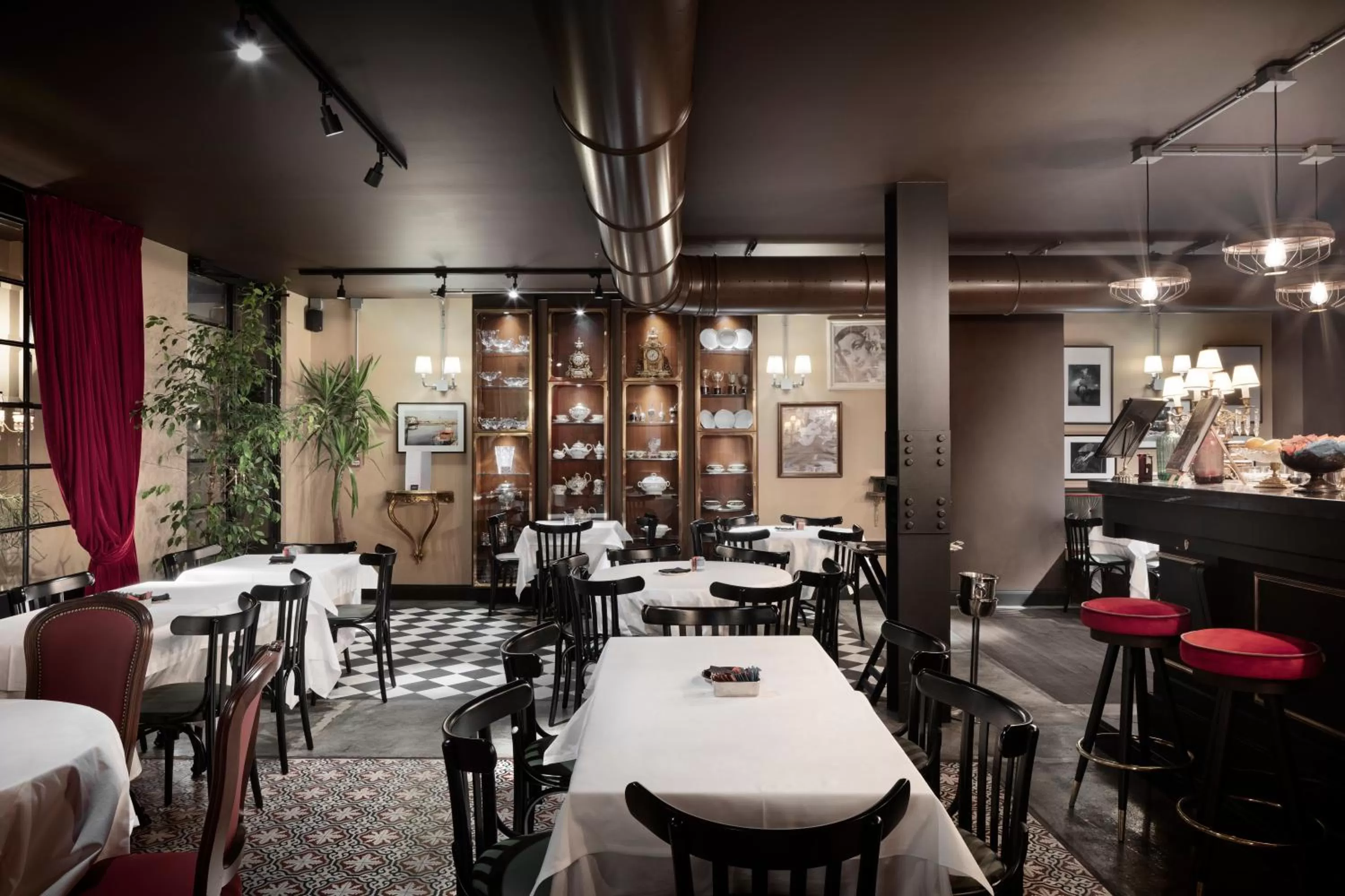 Restaurant/places to eat in Speronari Suites