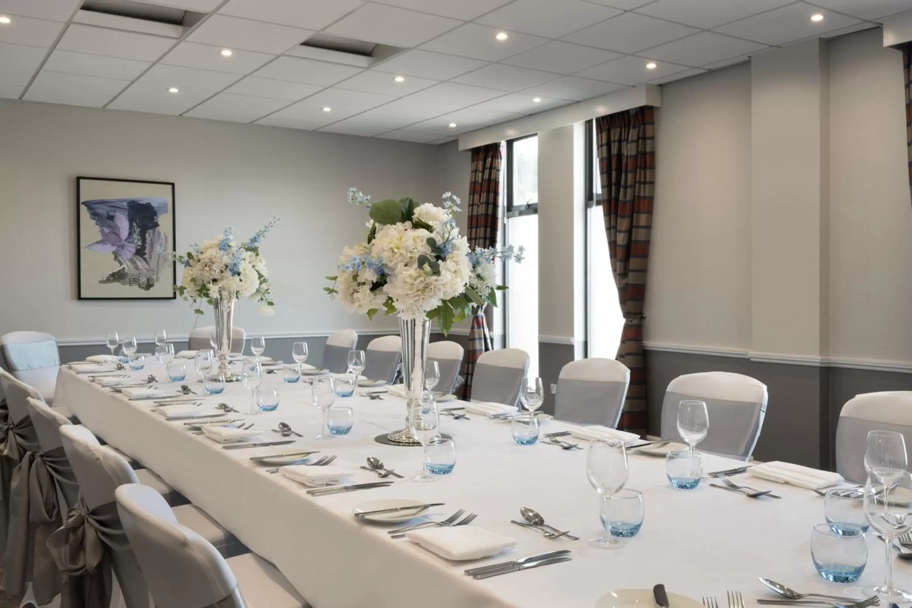 Meeting/conference room, Restaurant/Places to Eat in Delta Hotels by Marriott Waltham Abbey
