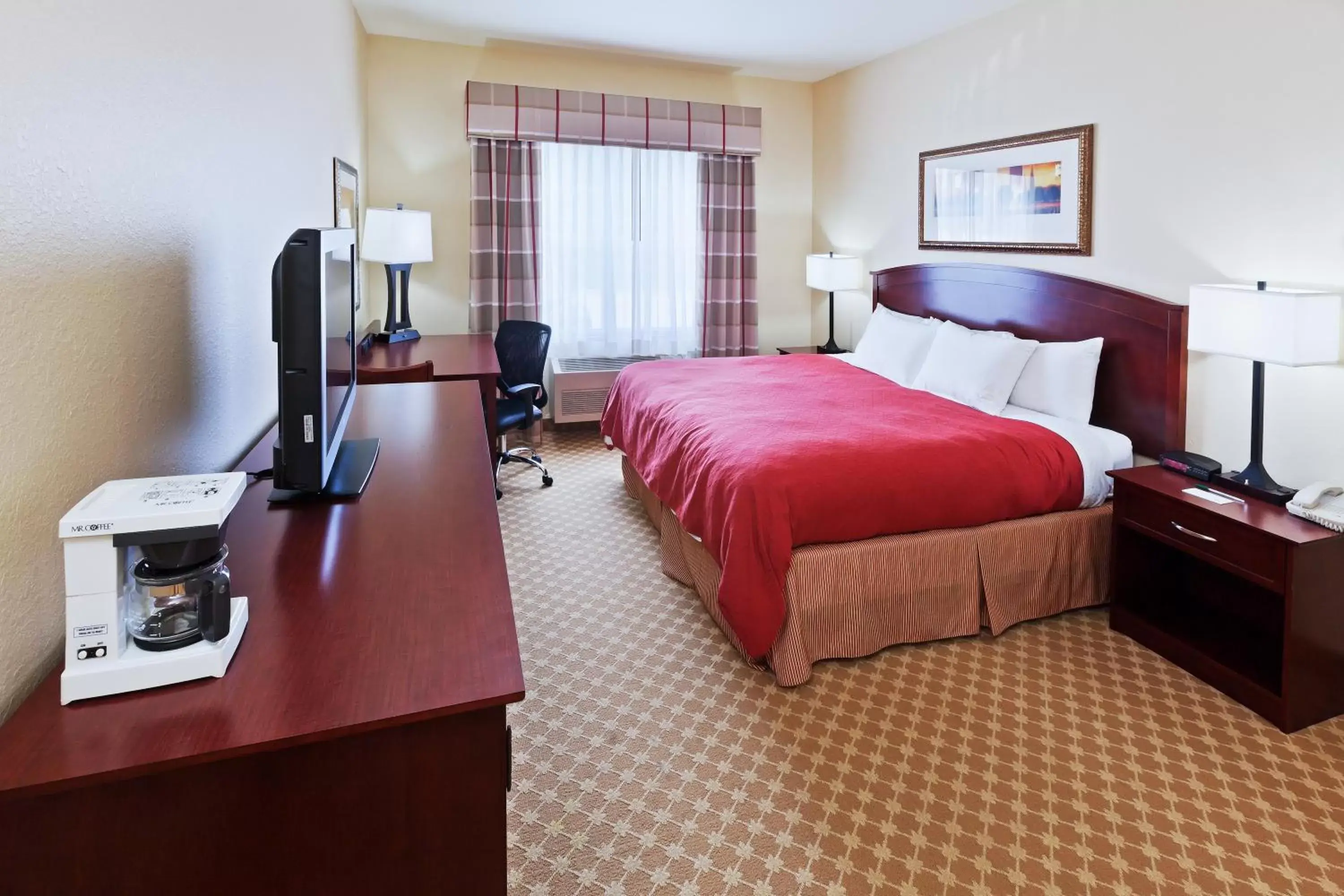 Photo of the whole room, Bed in Country Inn & Suites by Radisson, Tulsa, OK