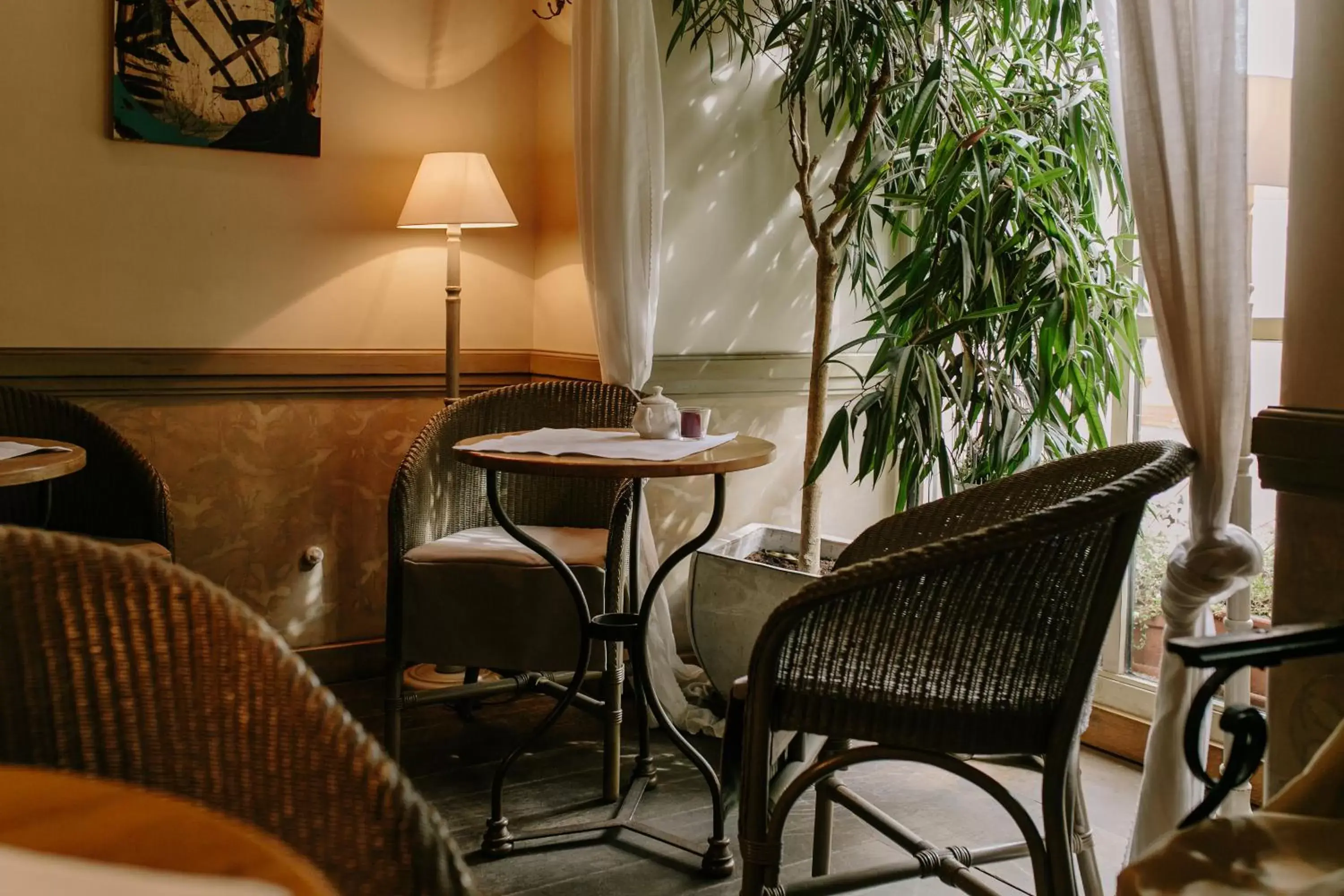 Restaurant/places to eat in Art Hotel Restaurant/places to eat in Art Hotel