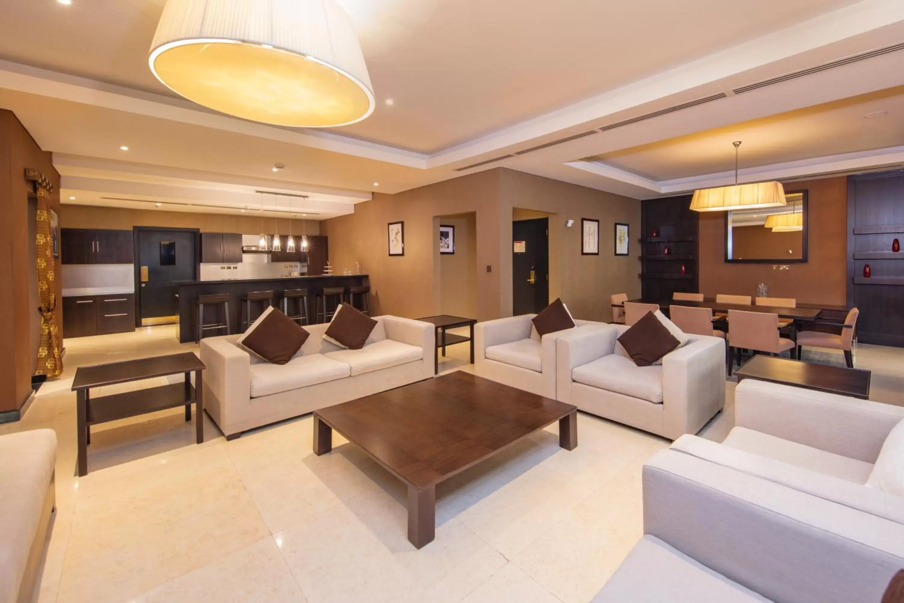Living room, Lobby/Reception in Radisson Blu Hotel, Doha