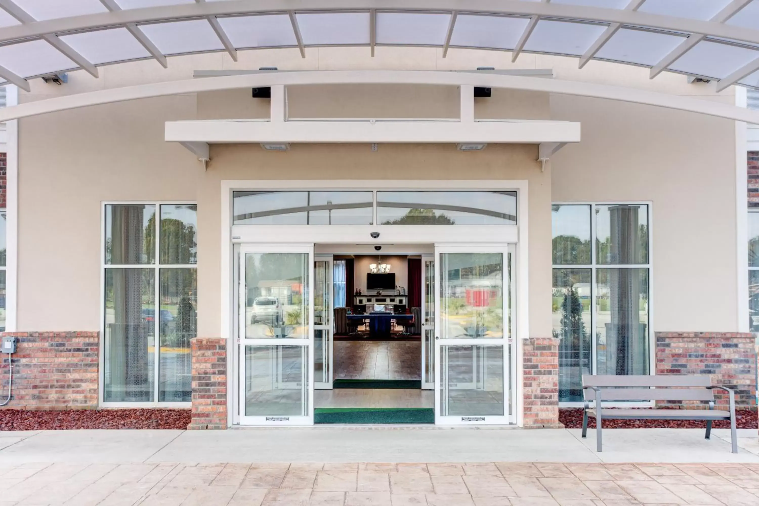 Property building in Holiday Inn Lafayette North by IHG Property building in Holiday Inn Lafayette North by IHG