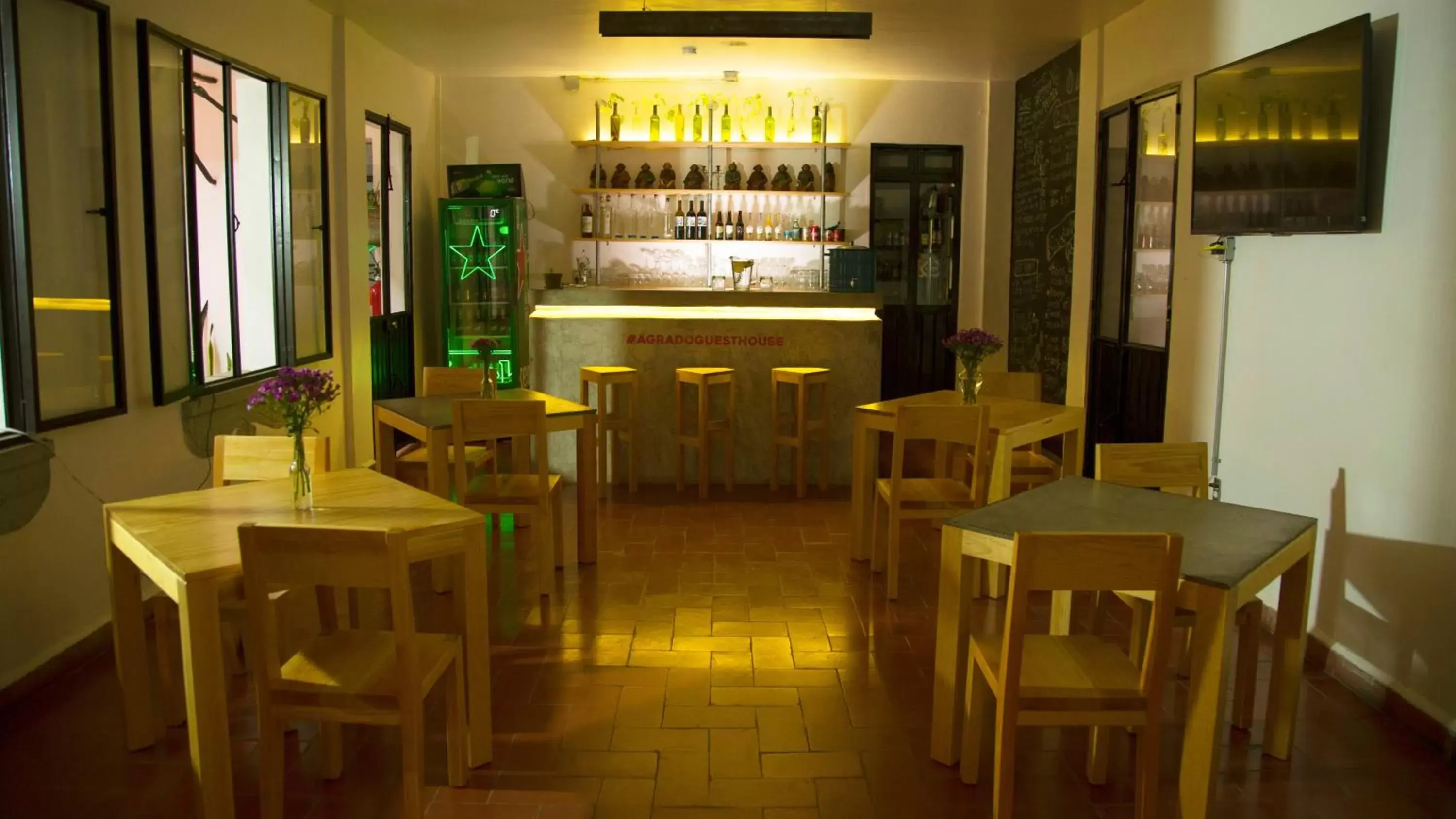 Lounge or bar, Restaurant/Places to Eat in Agrado Guest House