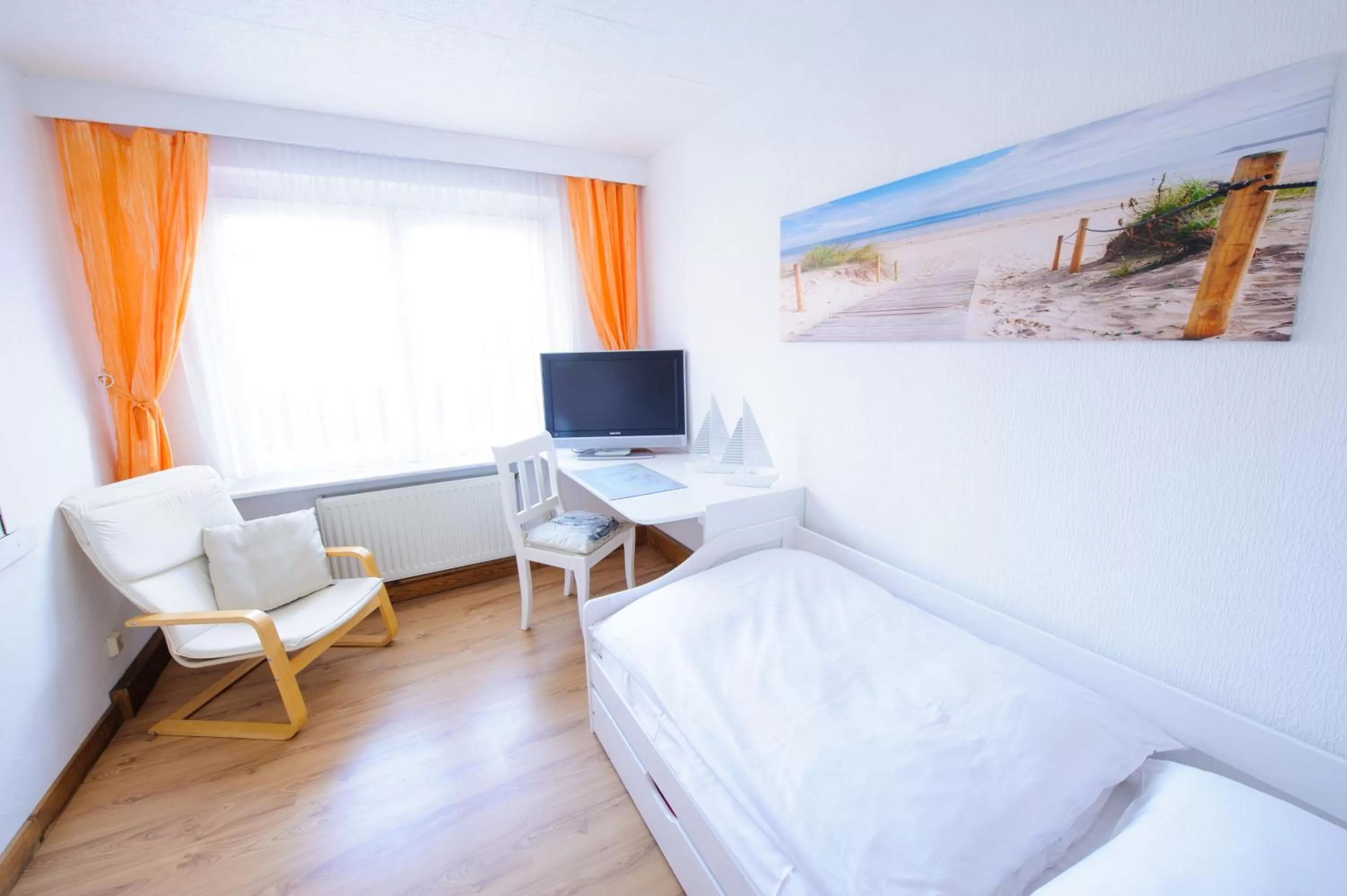 Photo of the whole room, Bed in Hotel Forsthaus Sellin