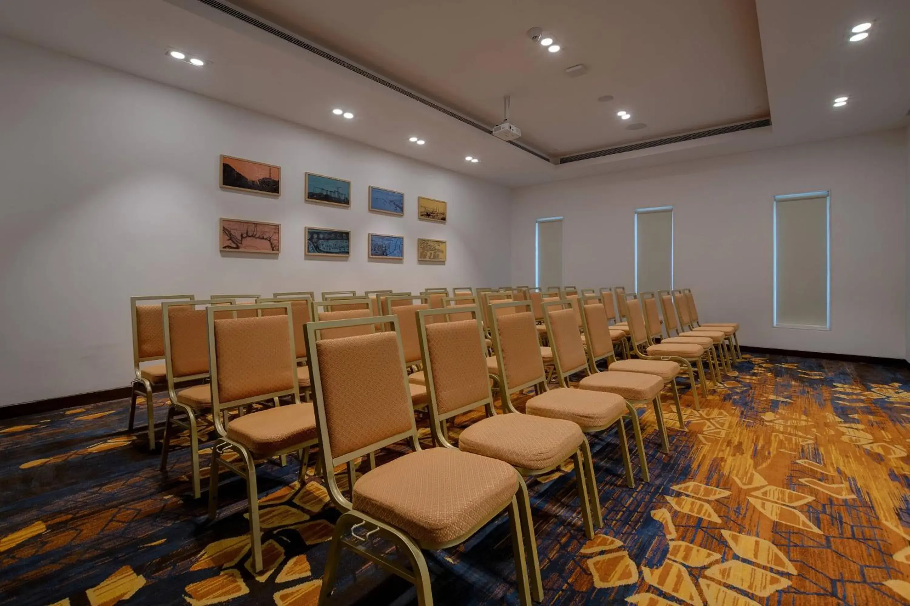 Meeting/conference room in Courtyard by Marriott Surat