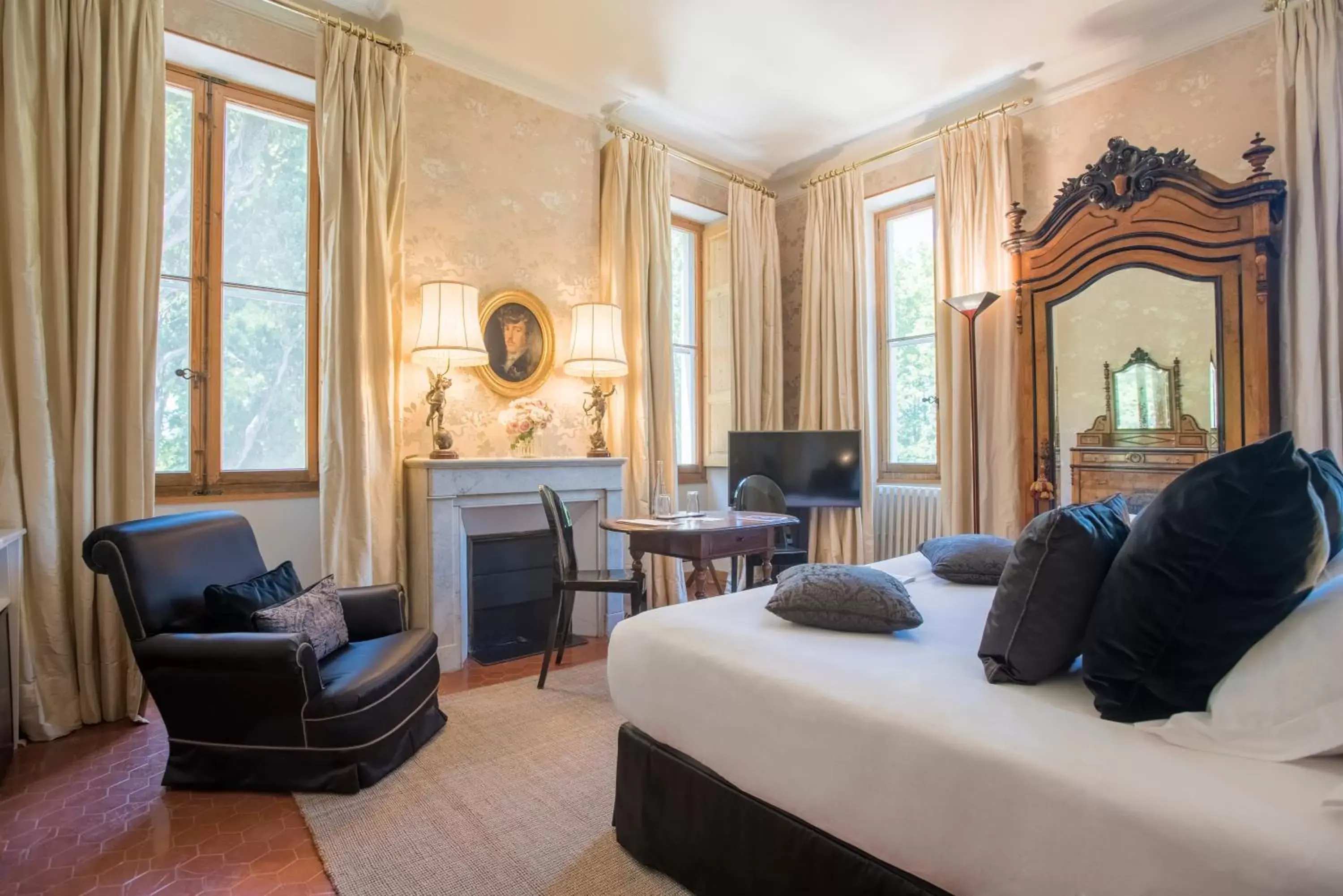 Seating Area in Hotel Château Des Alpilles