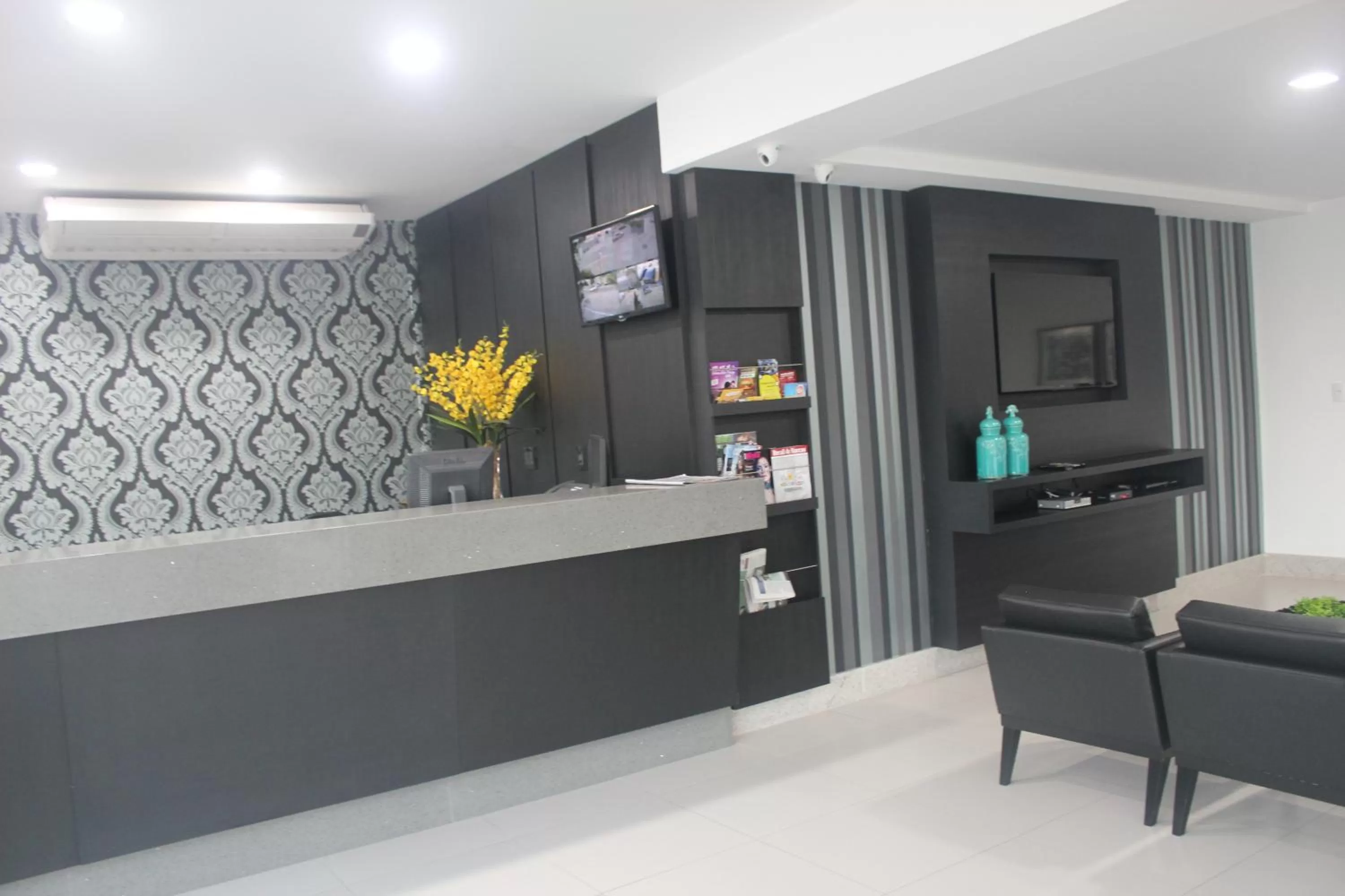 Lobby or reception in Pratti Hotel