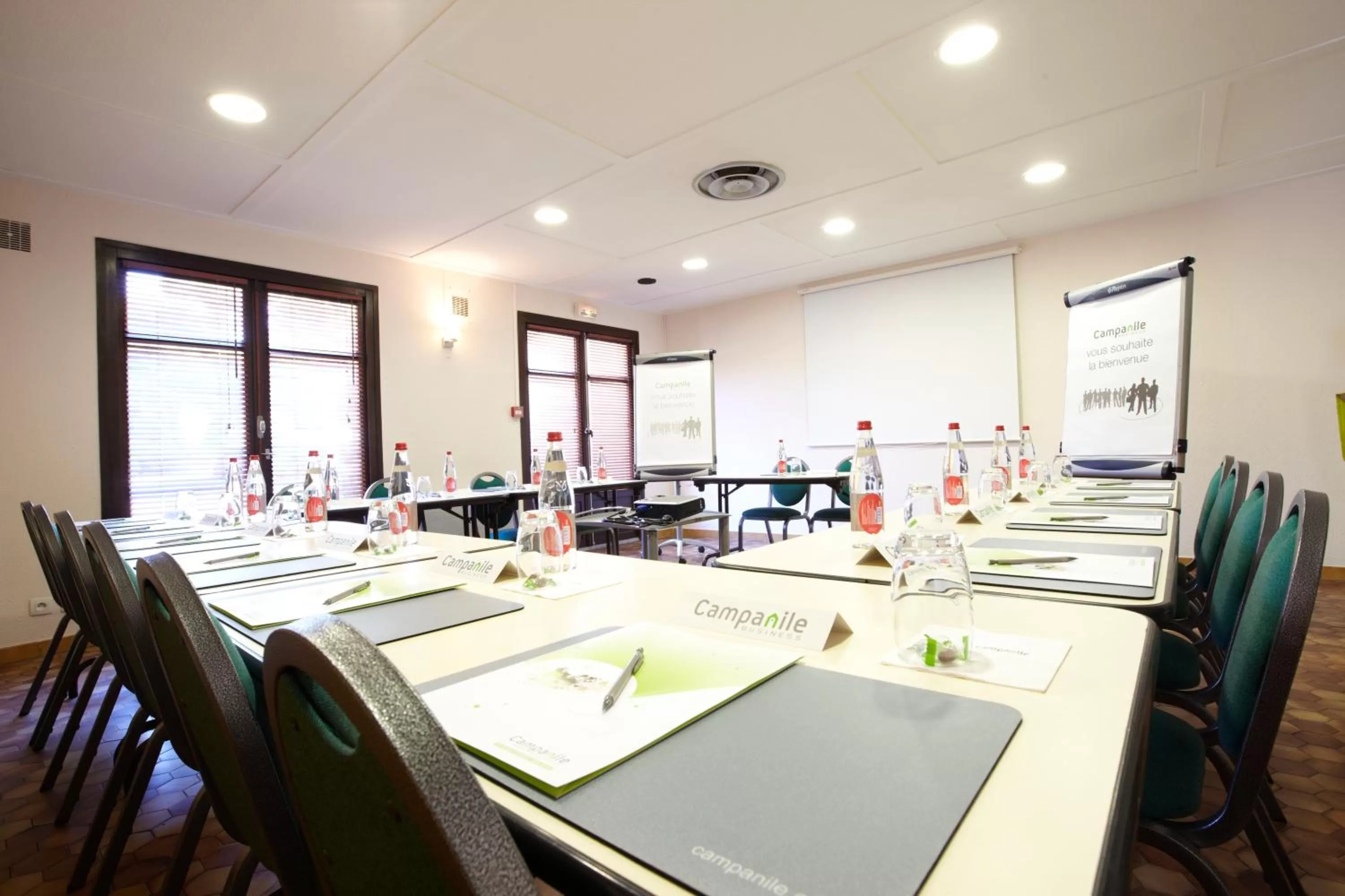 Business facilities in Kyriad Direct Marseille Ouest - Martigues