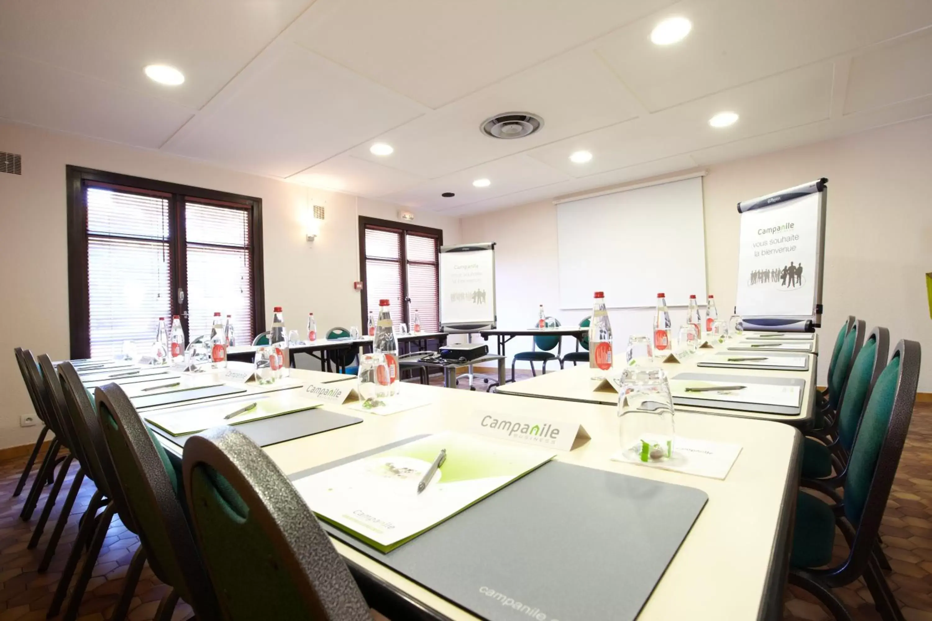 Business facilities, Business Area/Conference Room in Kyriad Direct Marseille Ouest - Martigues