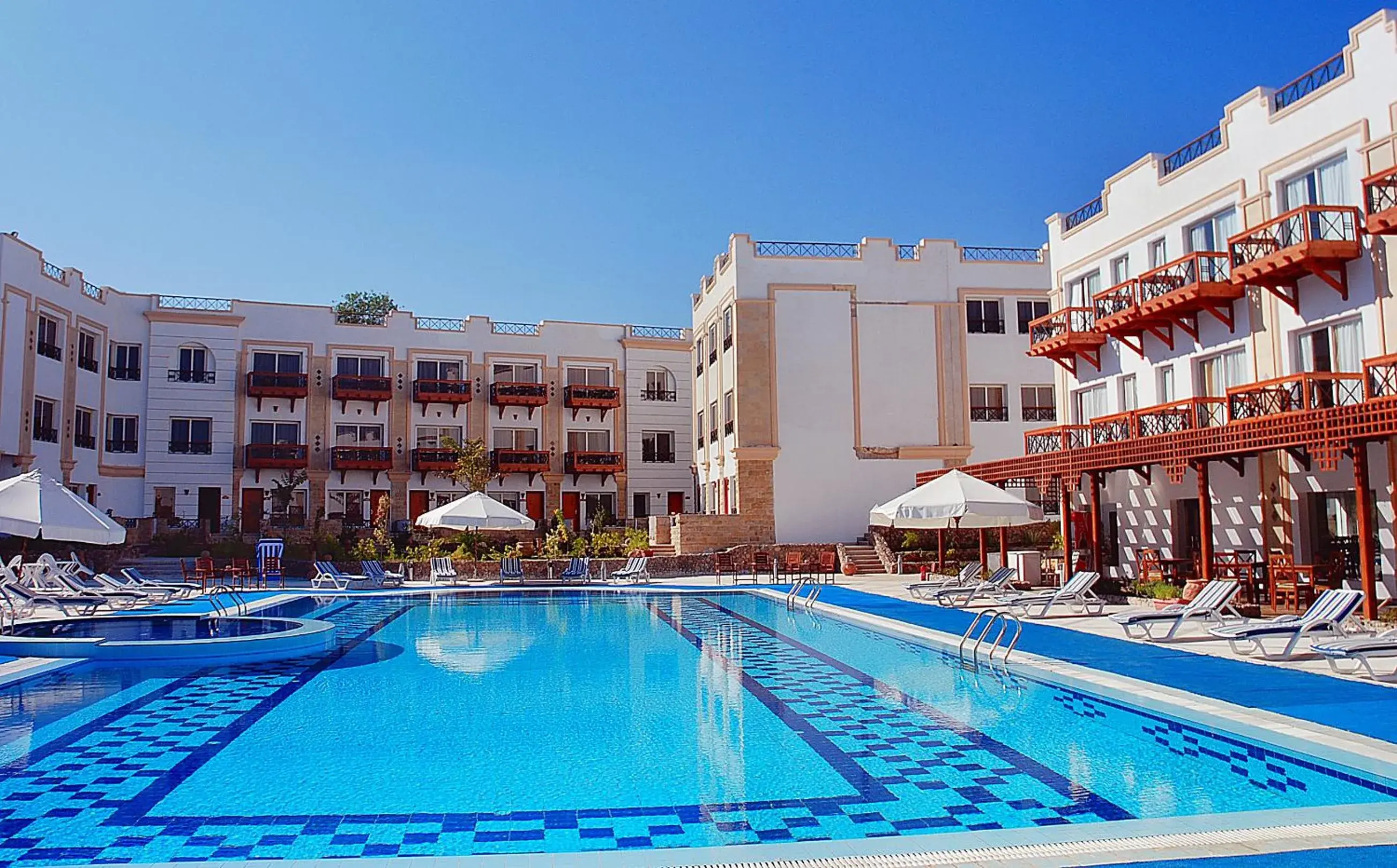 Property building, Swimming Pool in Falcon Naama Star Hotel