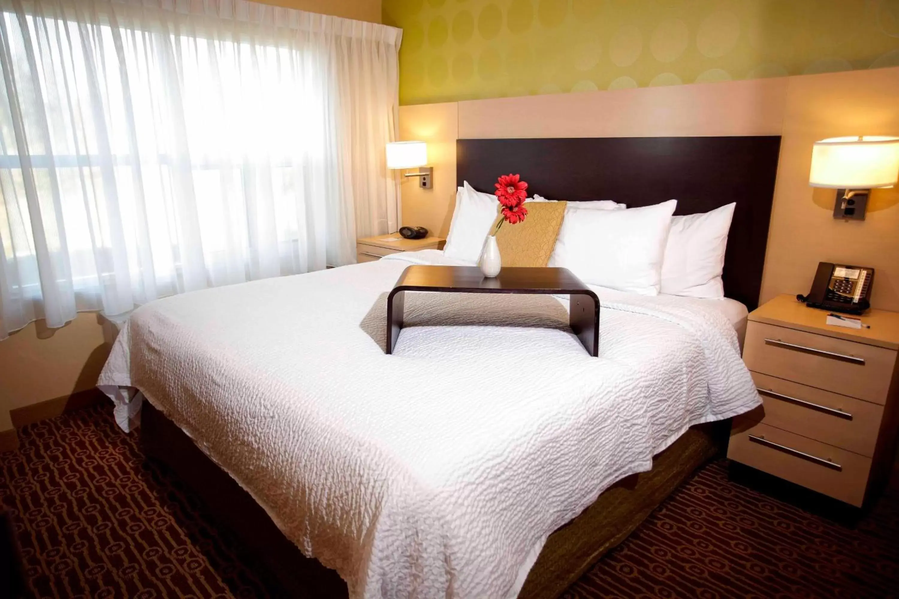Bedroom, Bed in TownePlace Suites by Marriott Sudbury