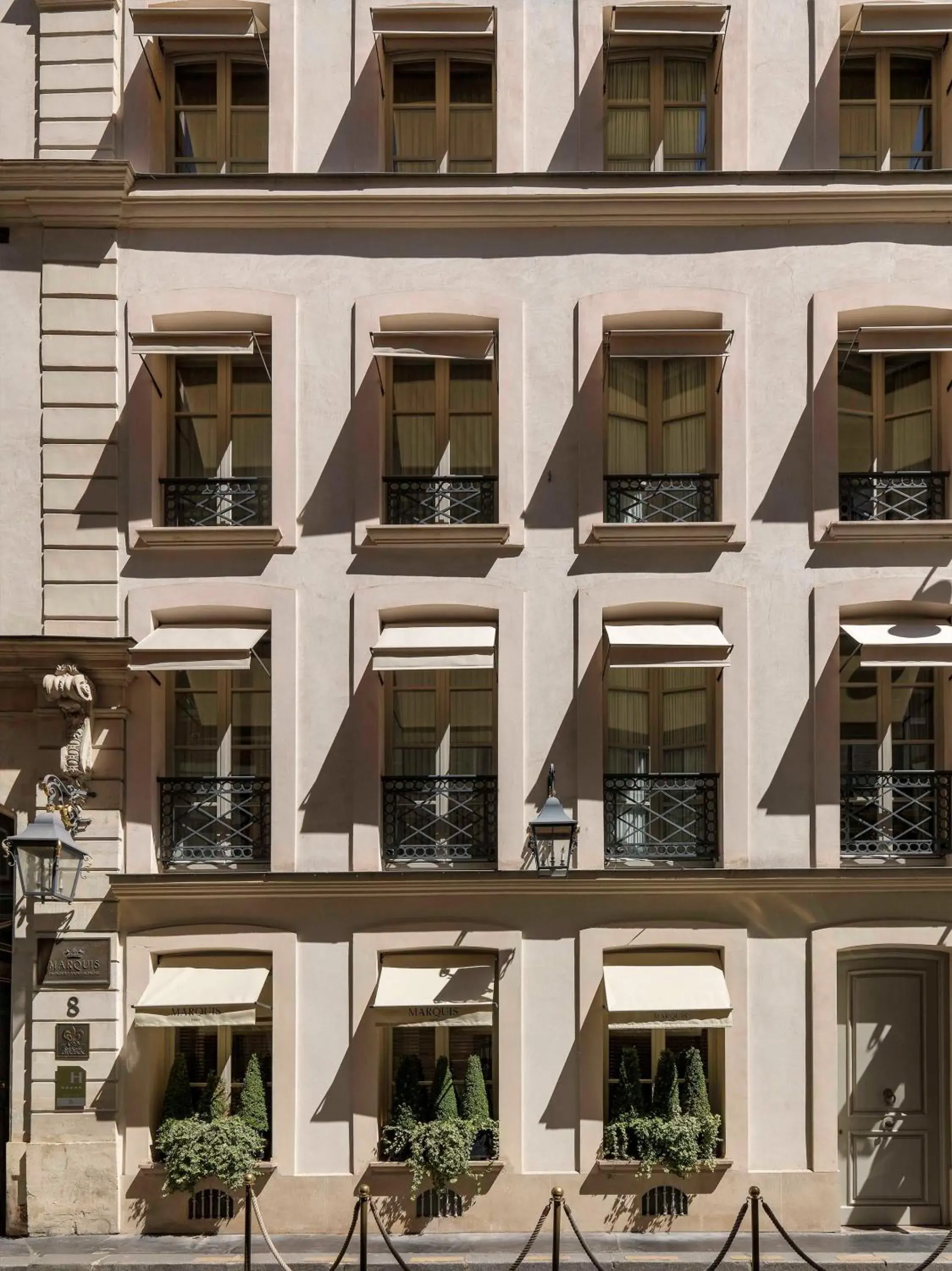 Facade/entrance, Property Building in MARQUIS Faubourg St Honoré Relais & Châteaux