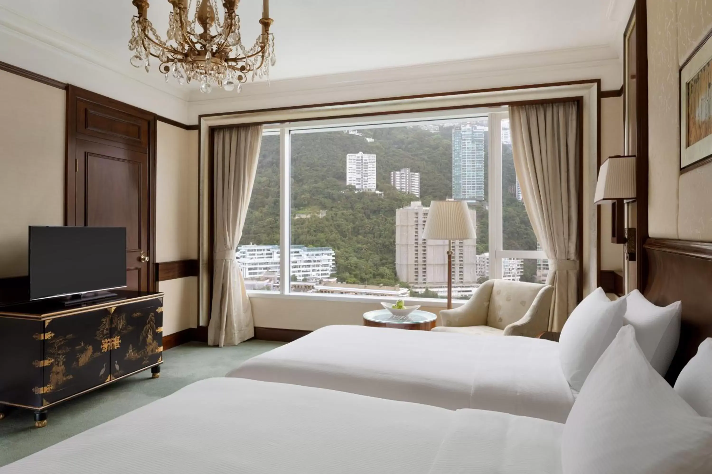 Bedroom in Island Shangri-La, Hong Kong