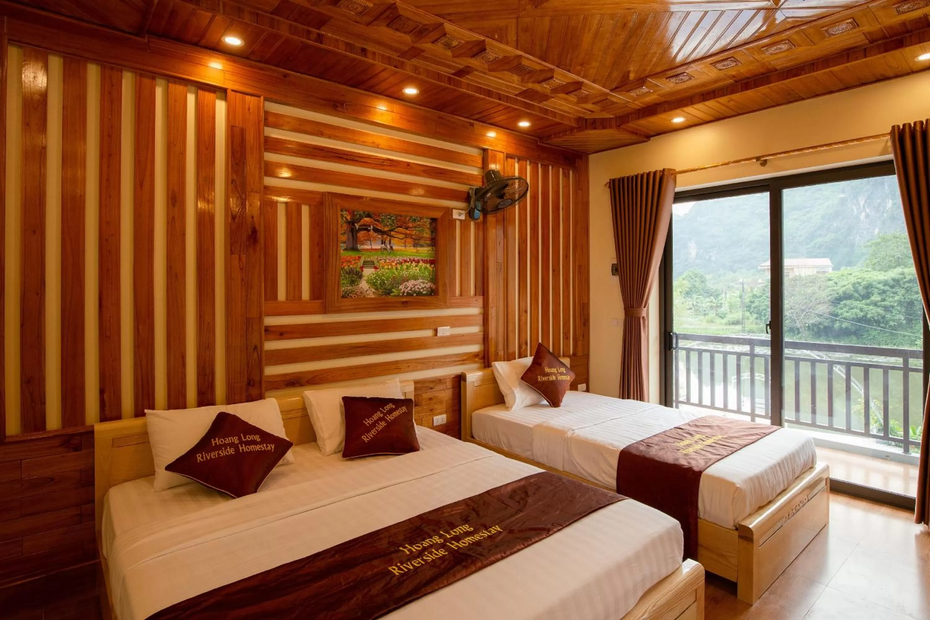 Bed in HoangLong Riverside Homestay