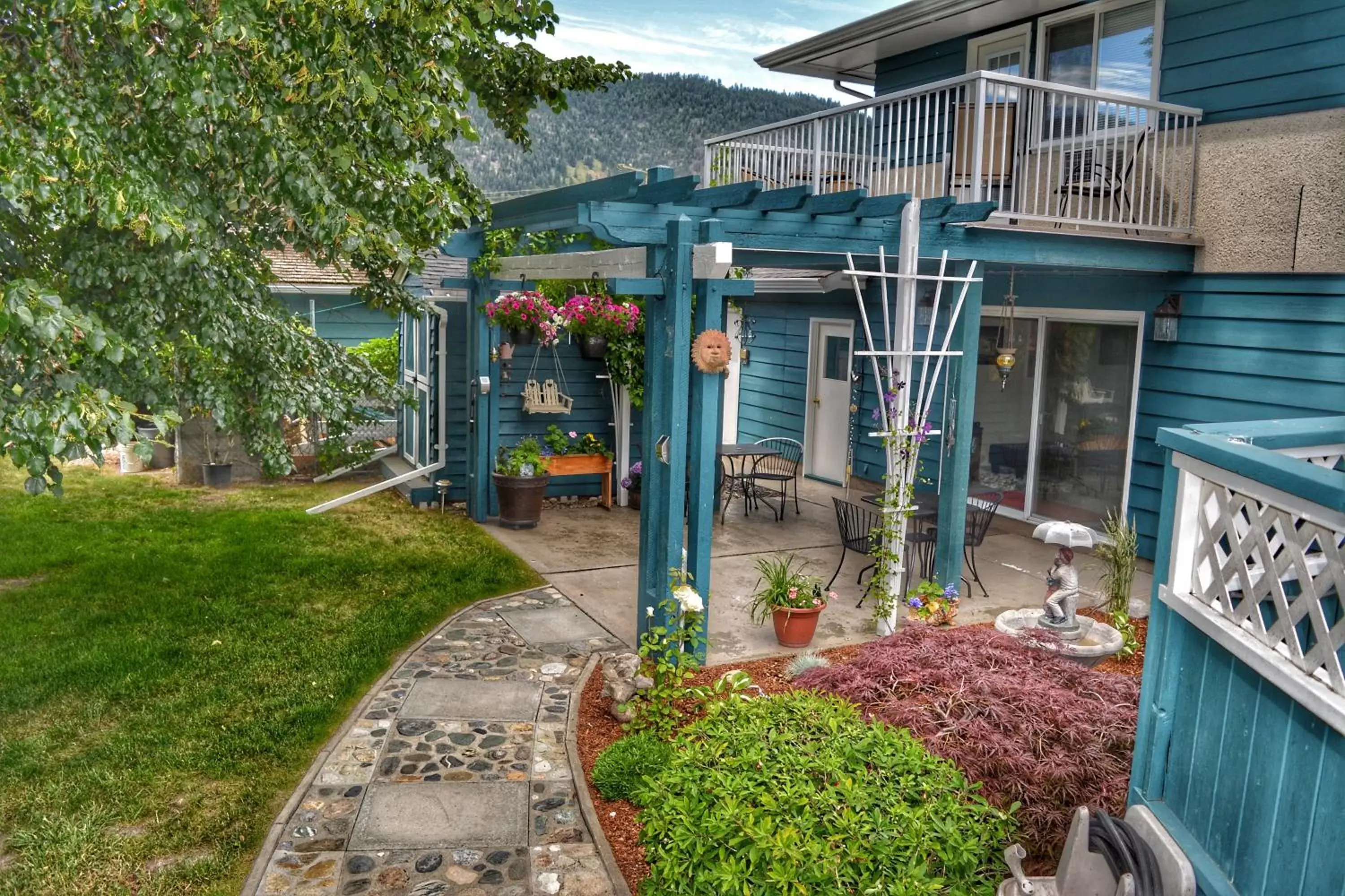 Property building in Sunny Shuswap B&B