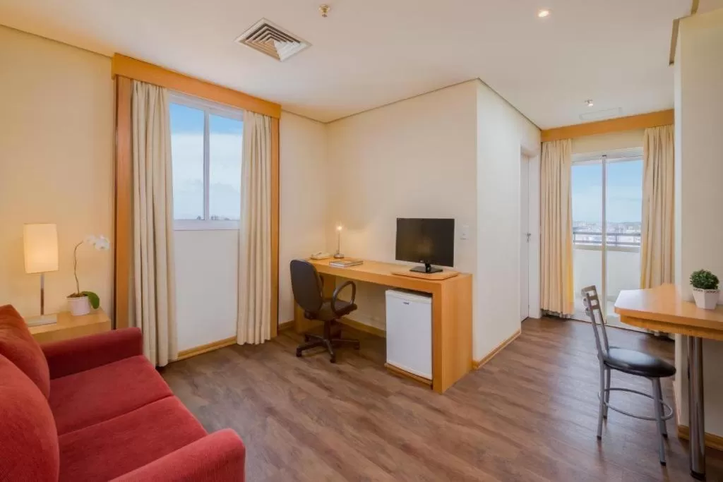 hair dresser in Blue Tree Towers All Suites Santo André