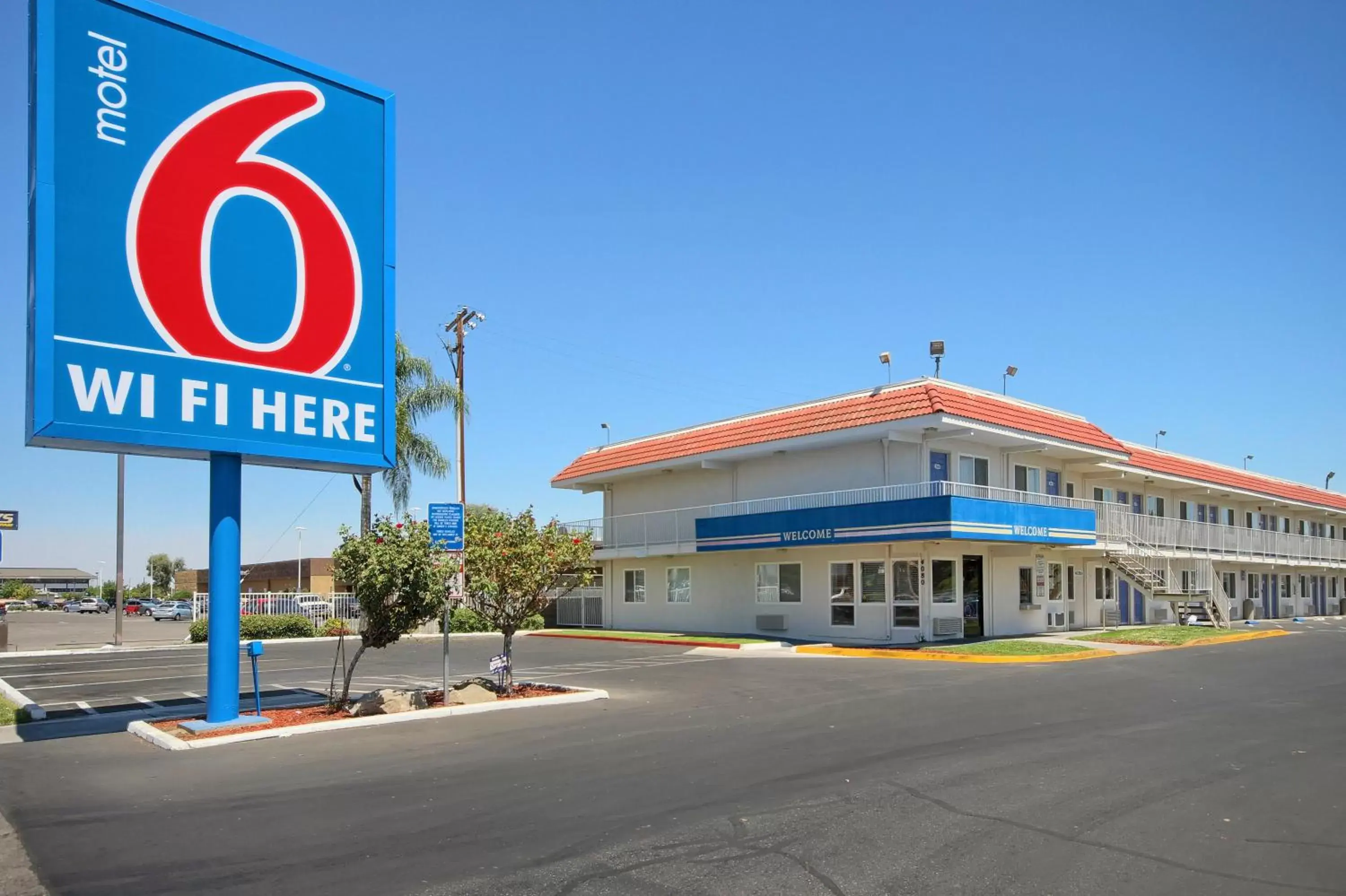 Facade/entrance in Motel 6-Fresno, CA - Blackstone South Facade/entrance in Motel 6-Fresno, CA - Blackstone South