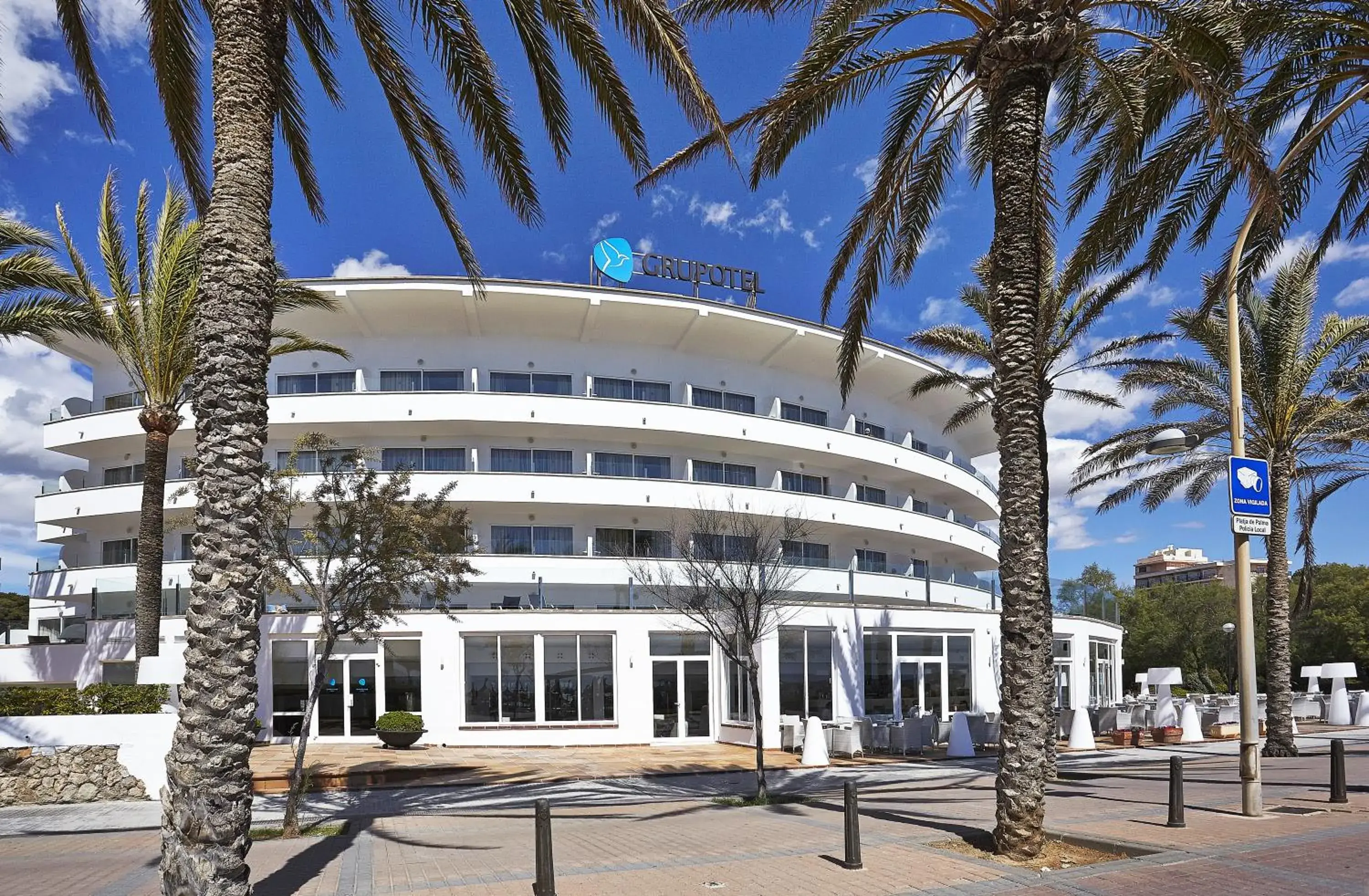 Facade/entrance, Property Building in Grupotel Acapulco Playa - Adults Only