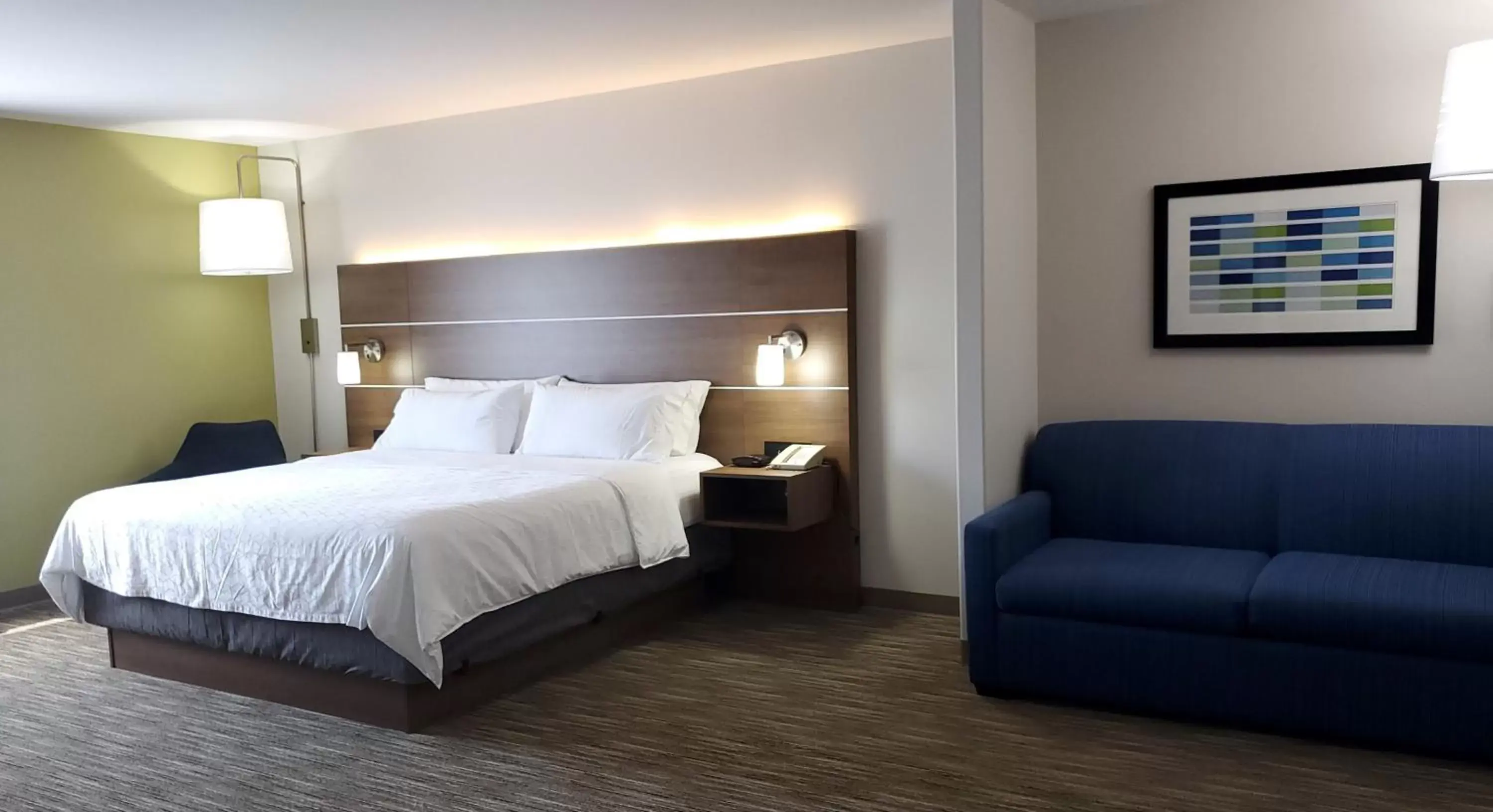 Photo of the whole room, Bed in Holiday Inn Express & Suites-Regina-South, an IHG Hotel